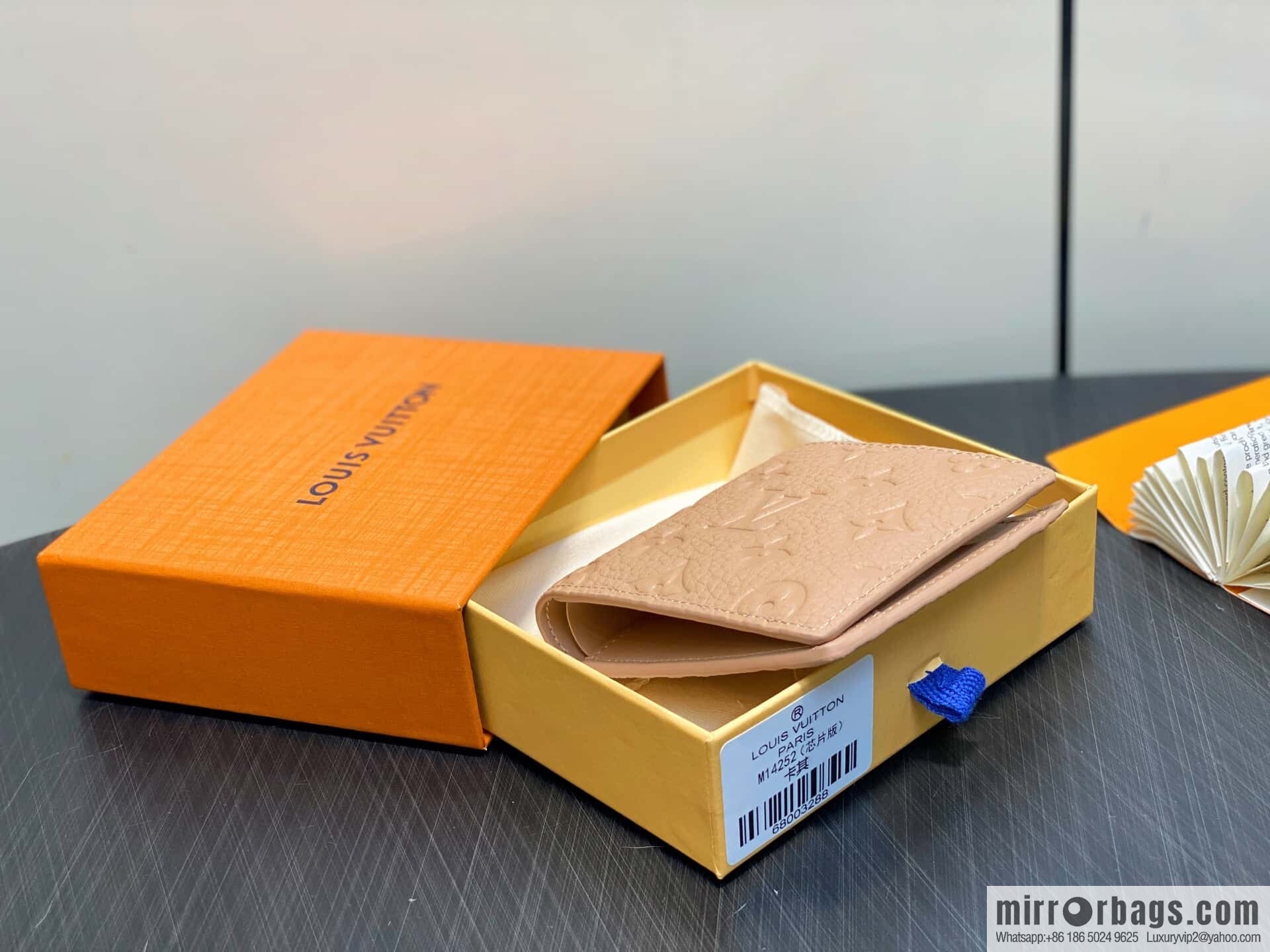 [Boutique‑grade] M14252 khaki, full leather short suit clip MULTIPLE wallet