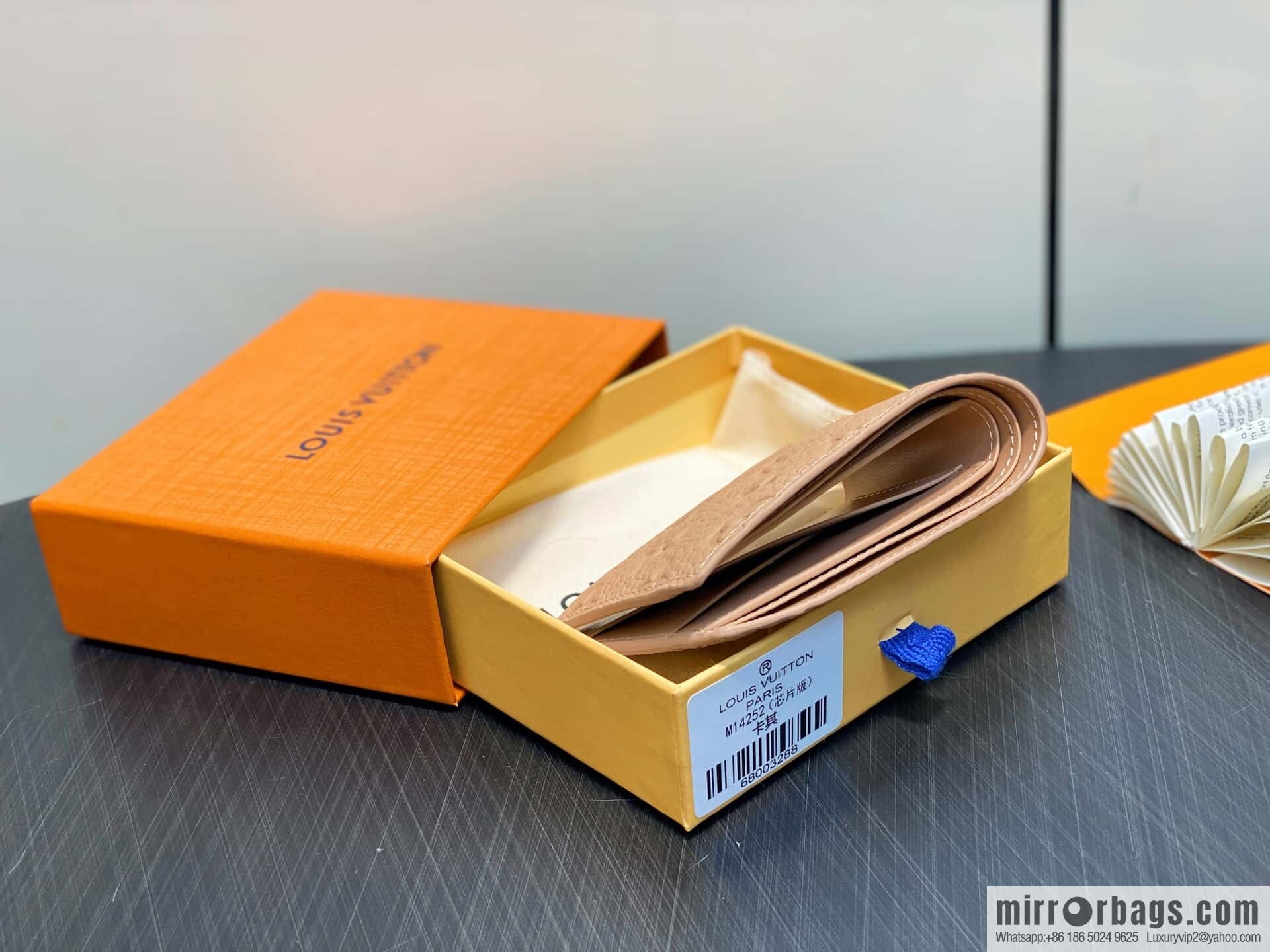 [Boutique‑grade] M14252 khaki, full leather short suit clip MULTIPLE wallet