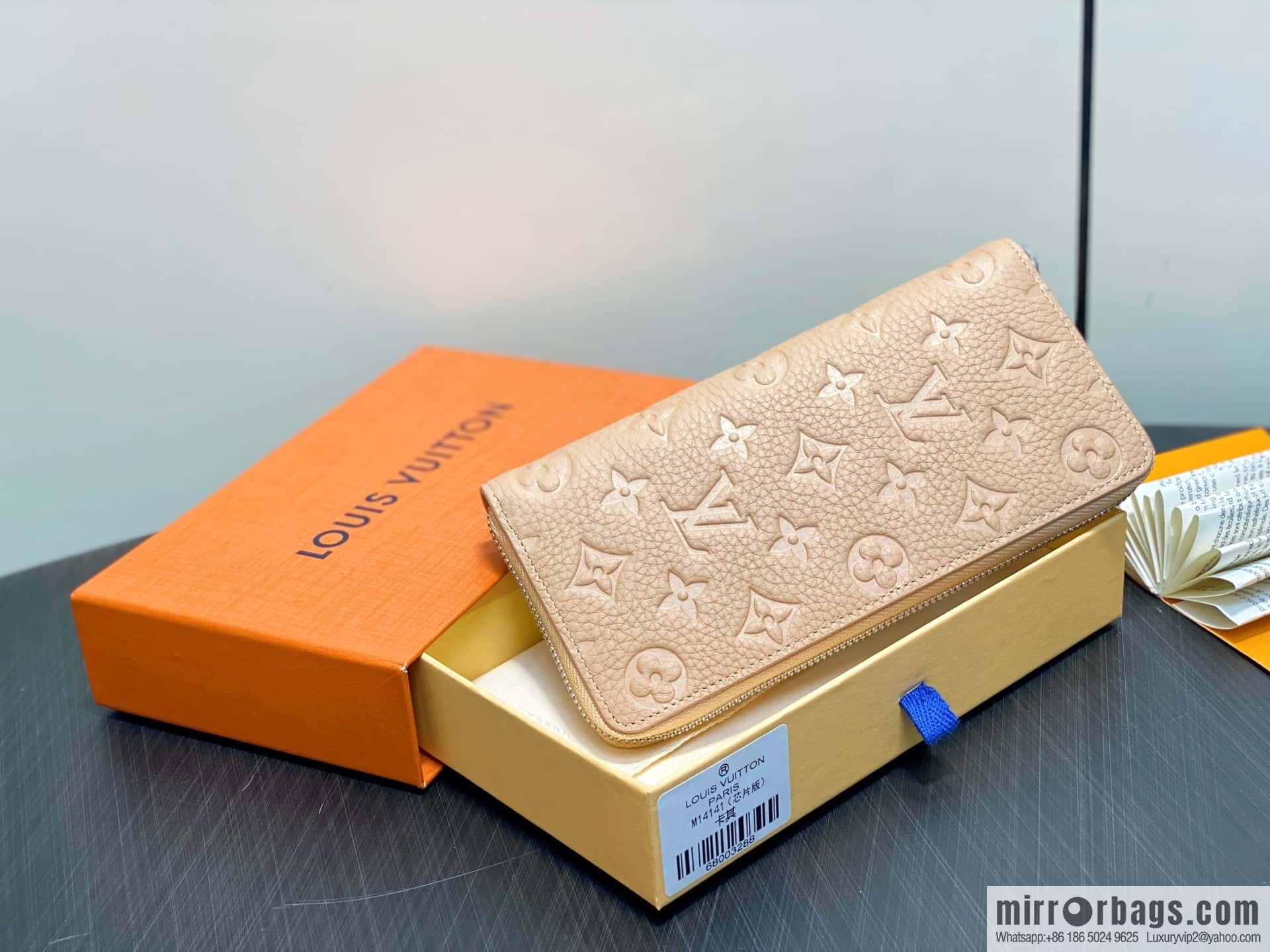 [Boutique‑grade] M14141 khaki, full leather single zipper wallet Zippy wallet