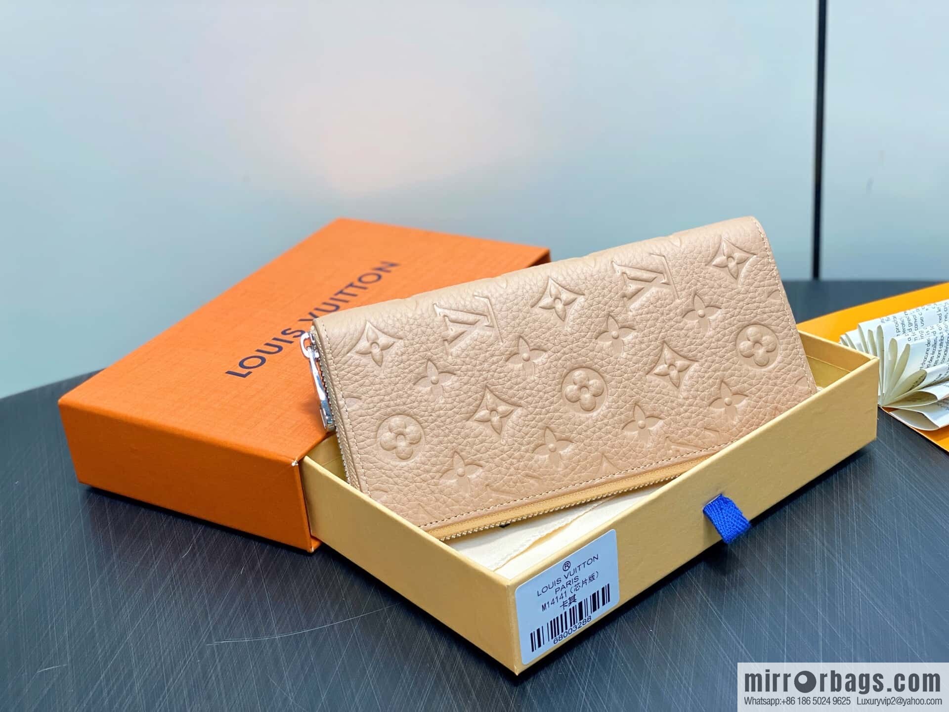 [Boutique‑grade] M14141 khaki, full leather single zipper wallet Zippy wallet