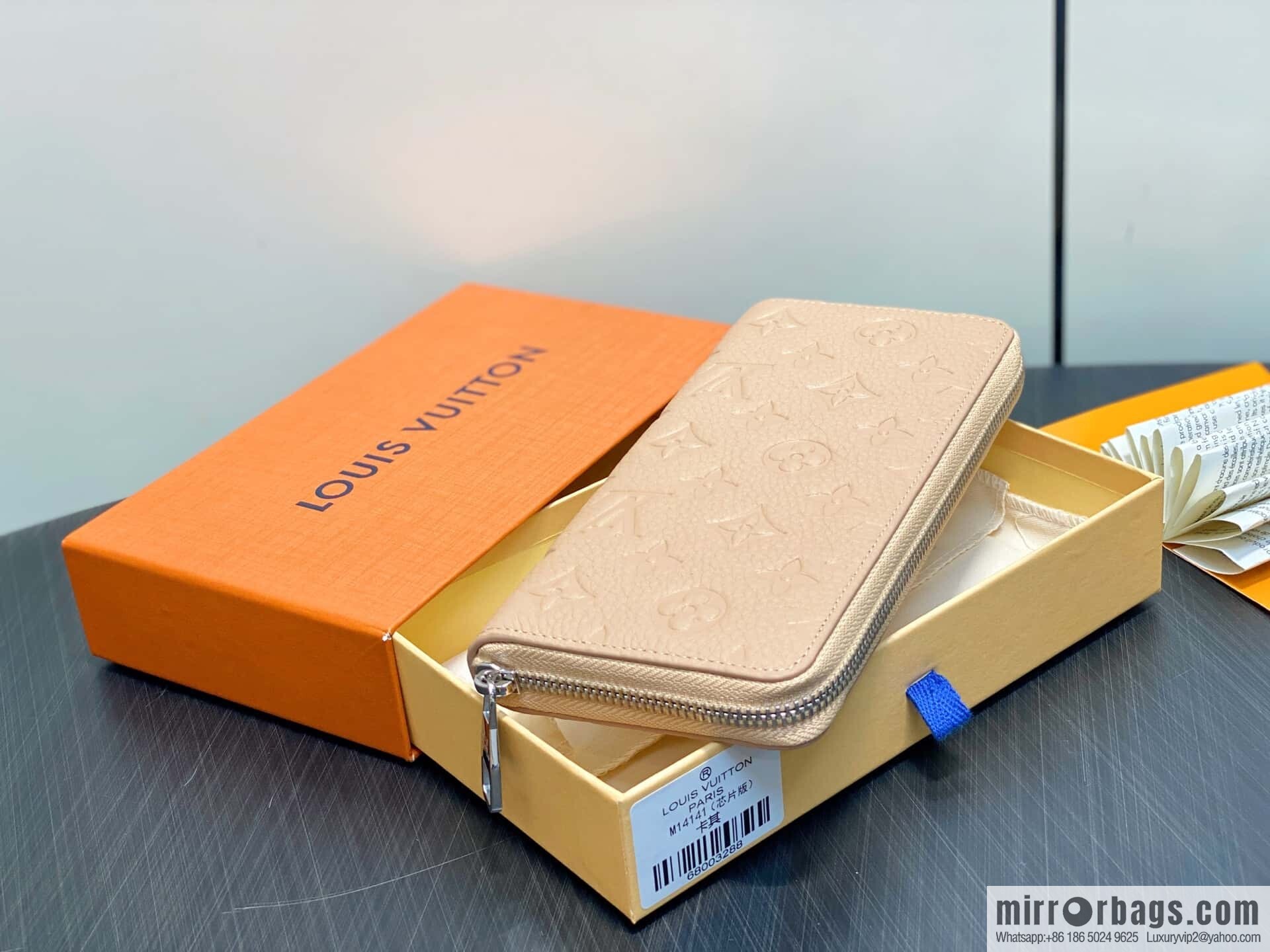[Boutique‑grade] M14141 khaki, full leather single zipper wallet Zippy wallet
