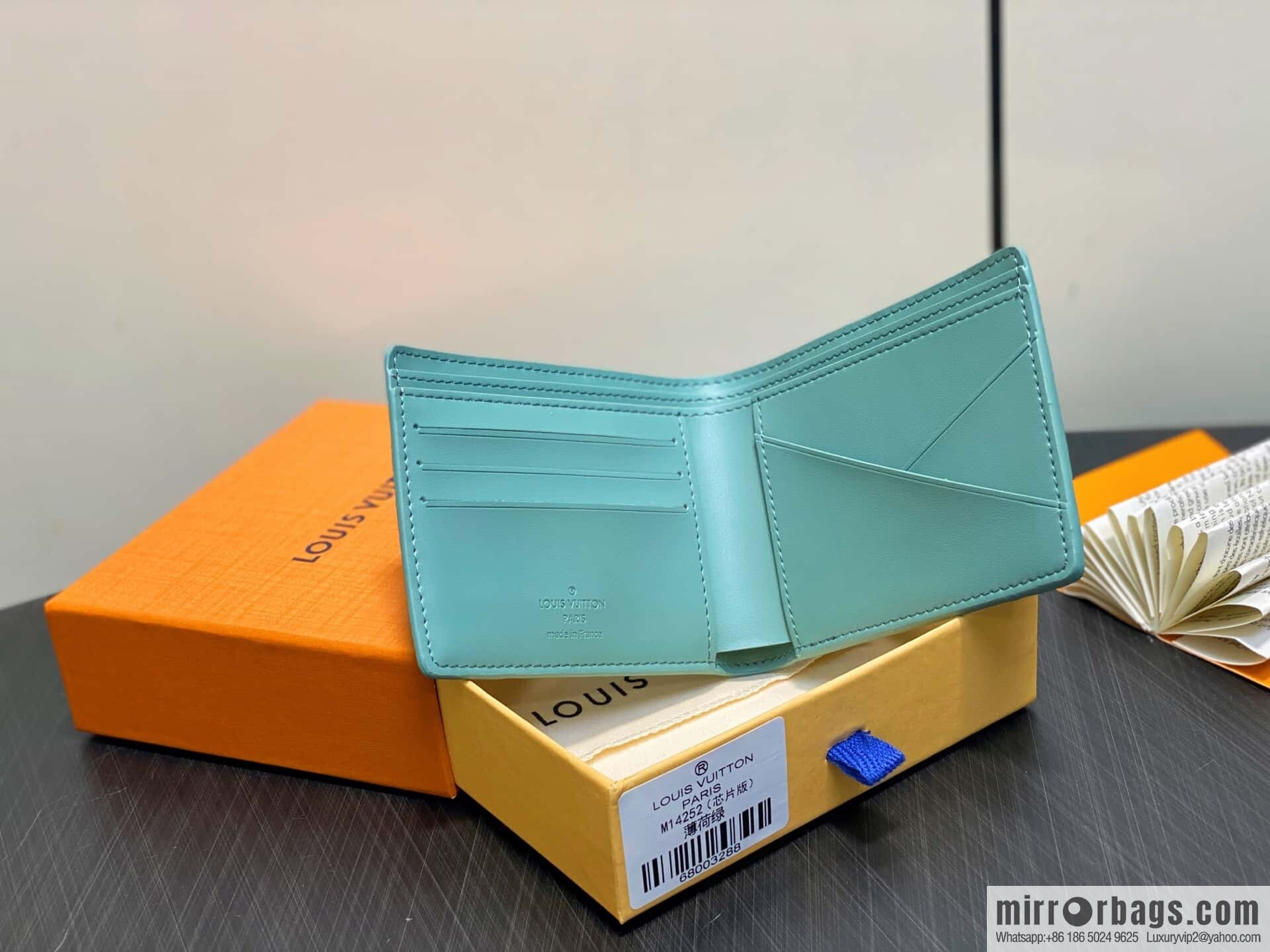 [Boutique‑grade] M14252 mint green, full leather short suit clip MULTIPLE wallet