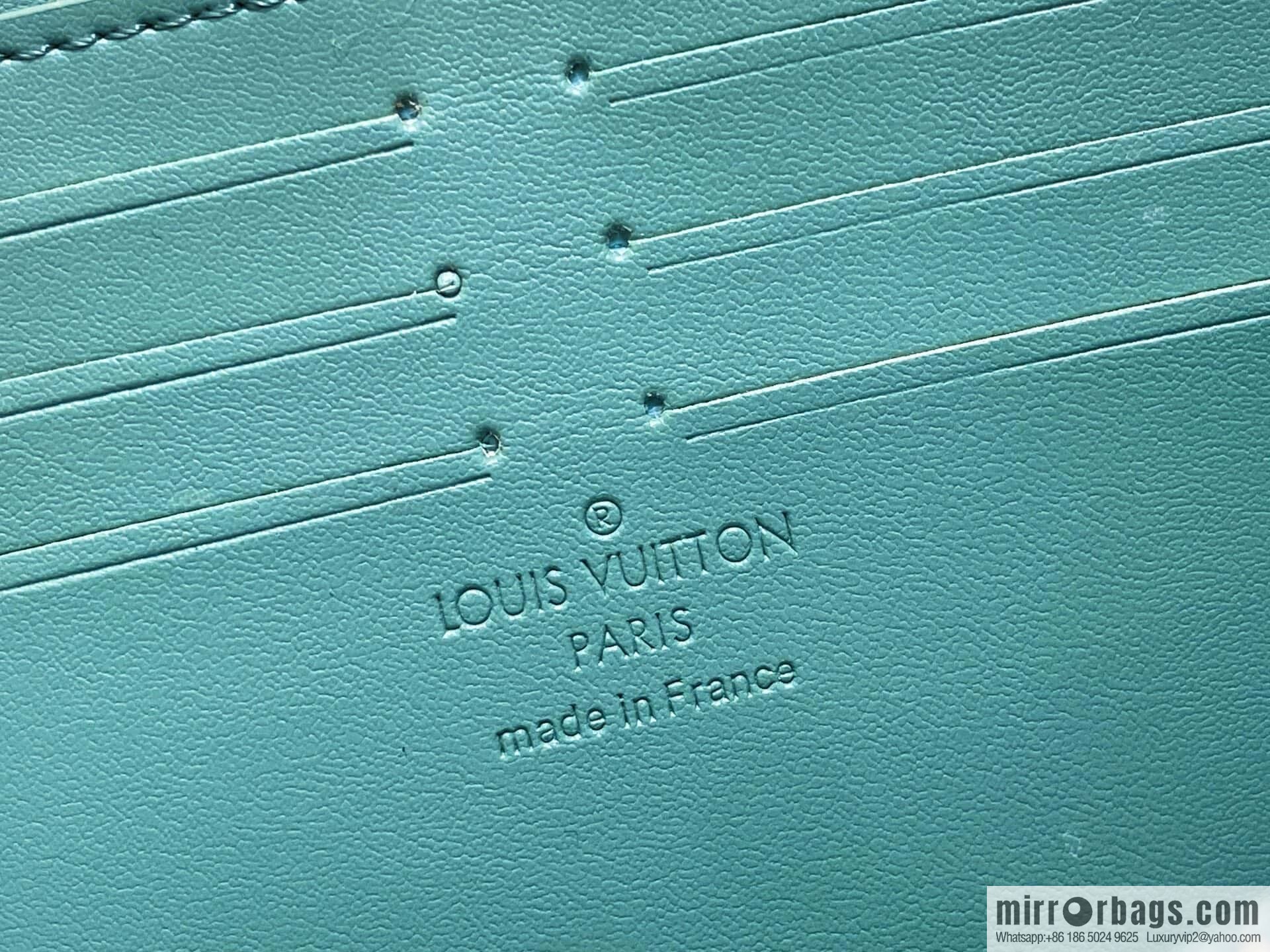 [Boutique‑grade] M14142 mint green, full leather single zipper wallet Zippy wallet