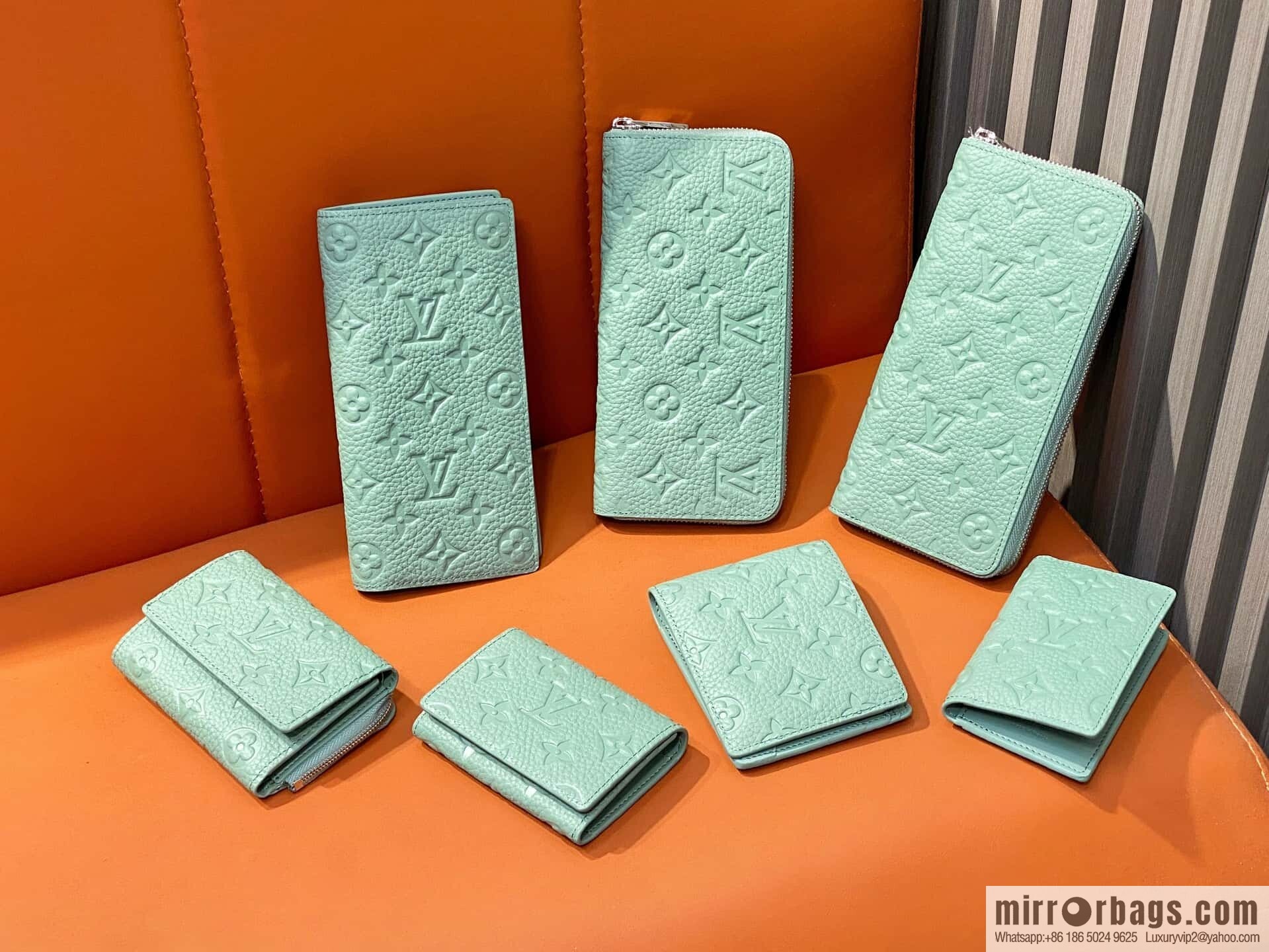 [Boutique‑grade] M14141 mint green, full leather single zipper wallet Zippy wallet