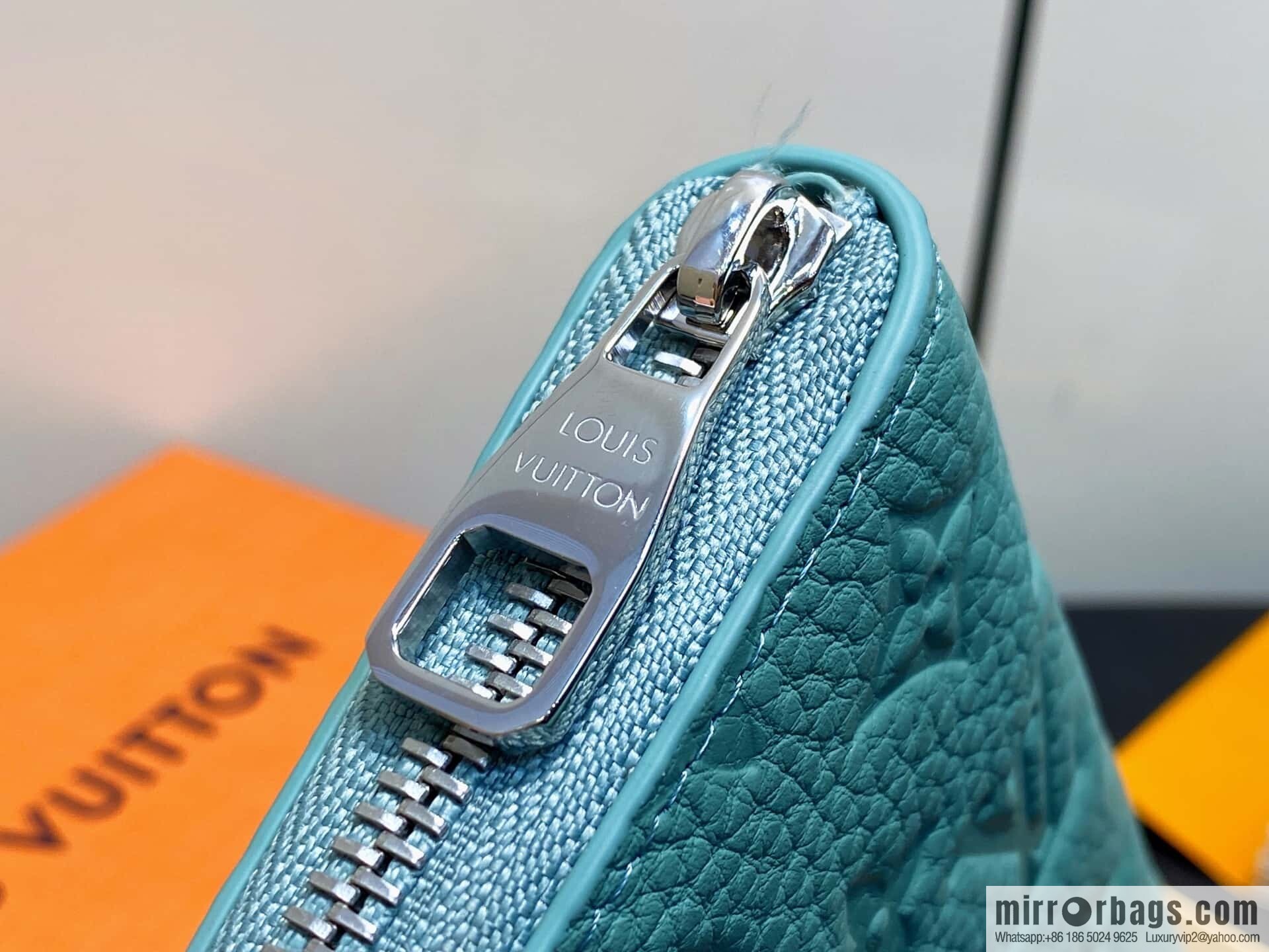 [Boutique‑grade] M14141 mint green, full leather single zipper wallet Zippy wallet