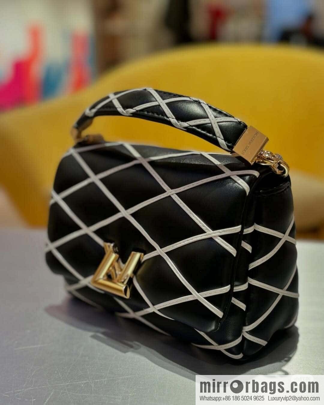 [Boutique‑grade] M12004 black and white full leather, chain bag diamond Twist GO-14 small handbag