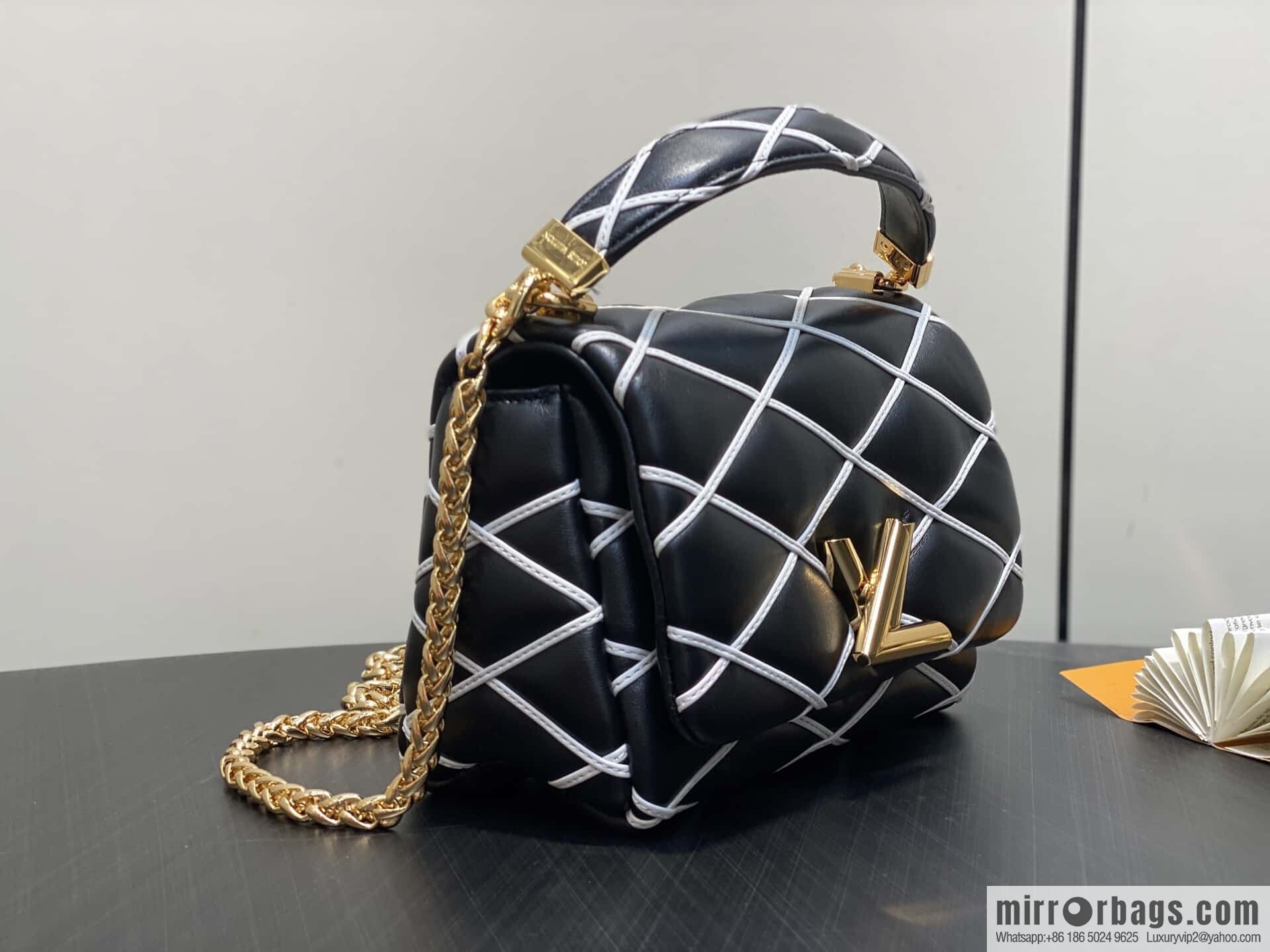 [Boutique‑grade] M12004 black and white full leather, chain bag diamond Twist GO-14 small handbag