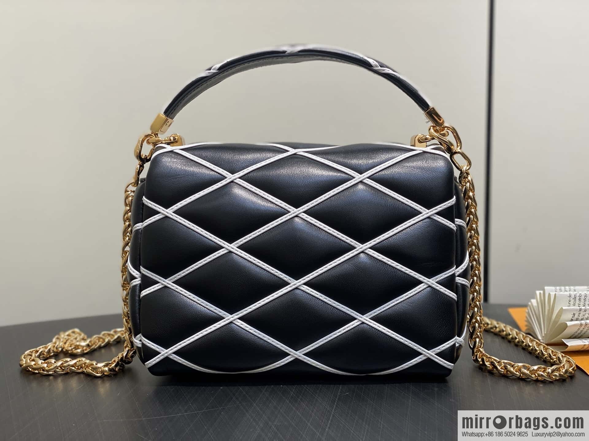 [Boutique‑grade] M12004 black and white full leather, chain bag diamond Twist GO-14 small handbag