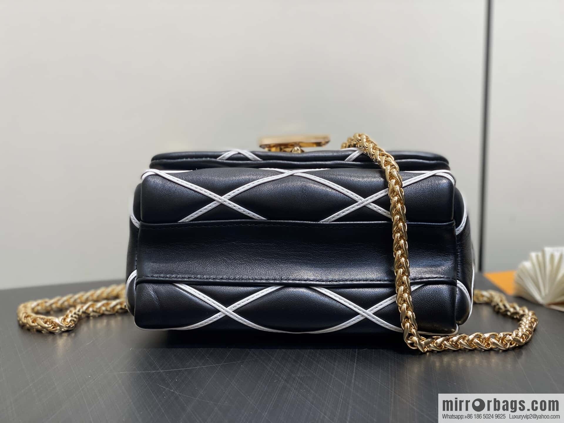[Boutique‑grade] M12004 black and white full leather, chain bag diamond Twist GO-14 small handbag