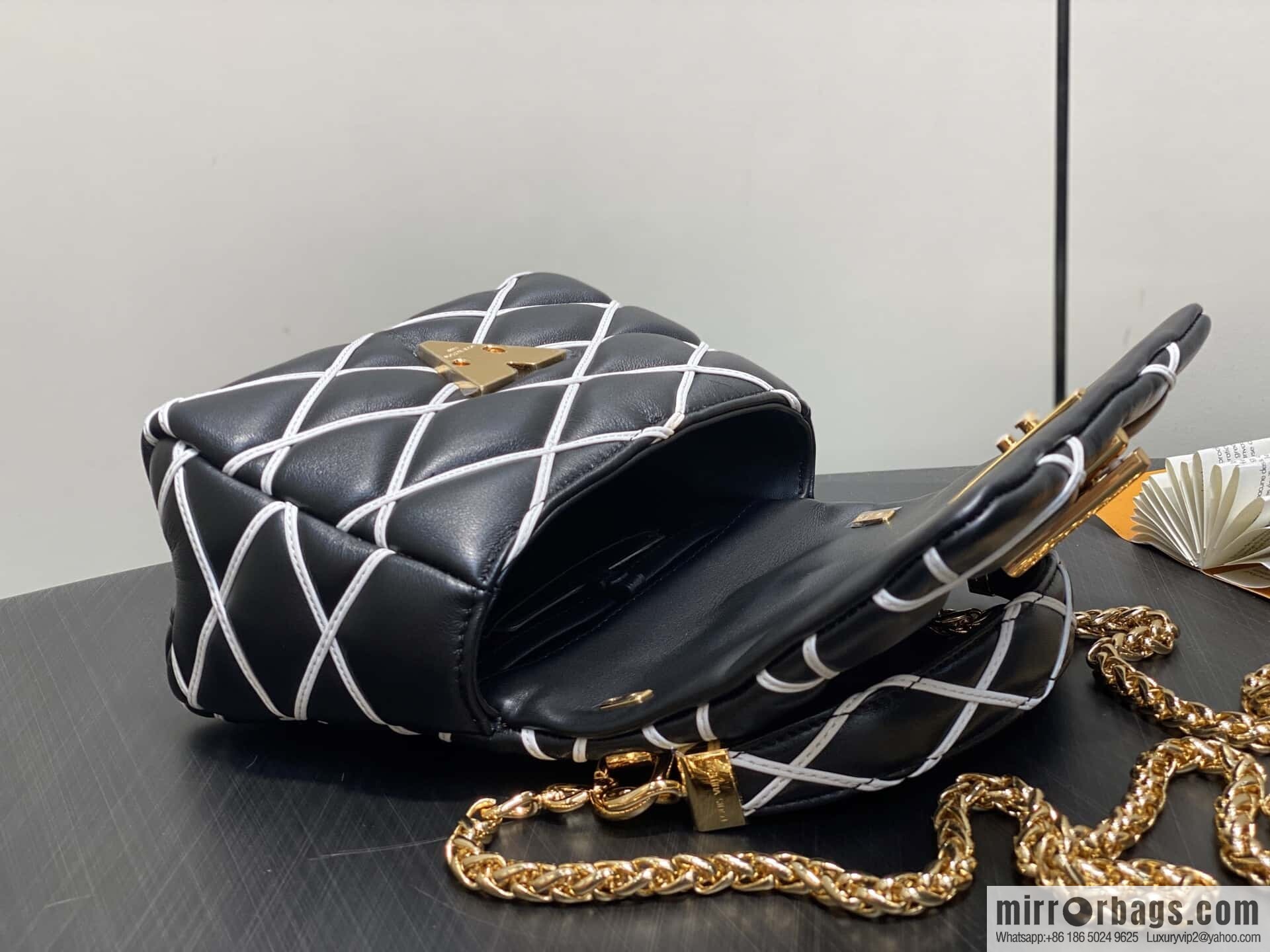 [Boutique‑grade] M12004 black and white full leather, chain bag diamond Twist GO-14 small handbag