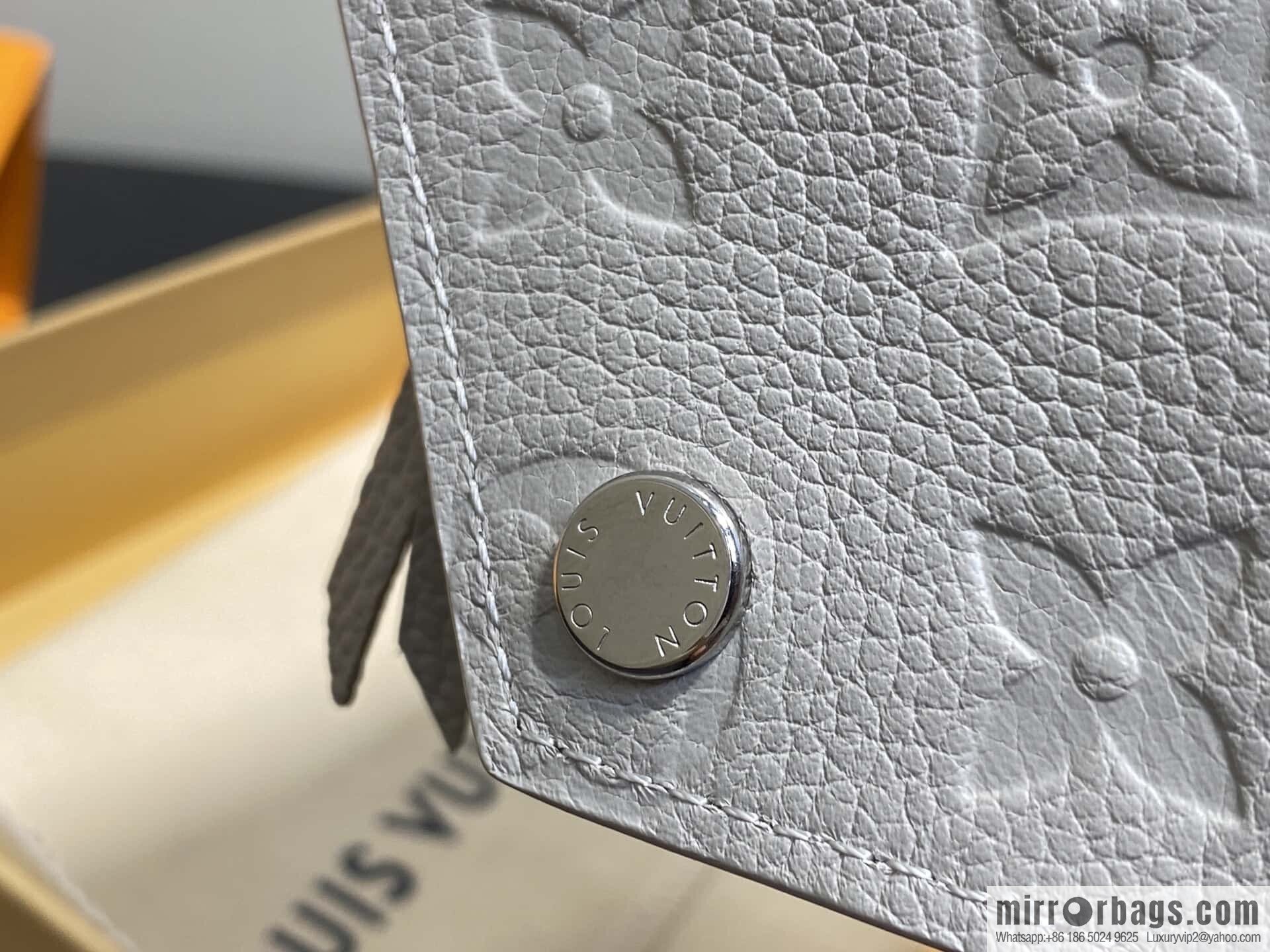 [Boutique‑grade] M13466 light gray, full leather three-fold wallet VICTORINE wallet