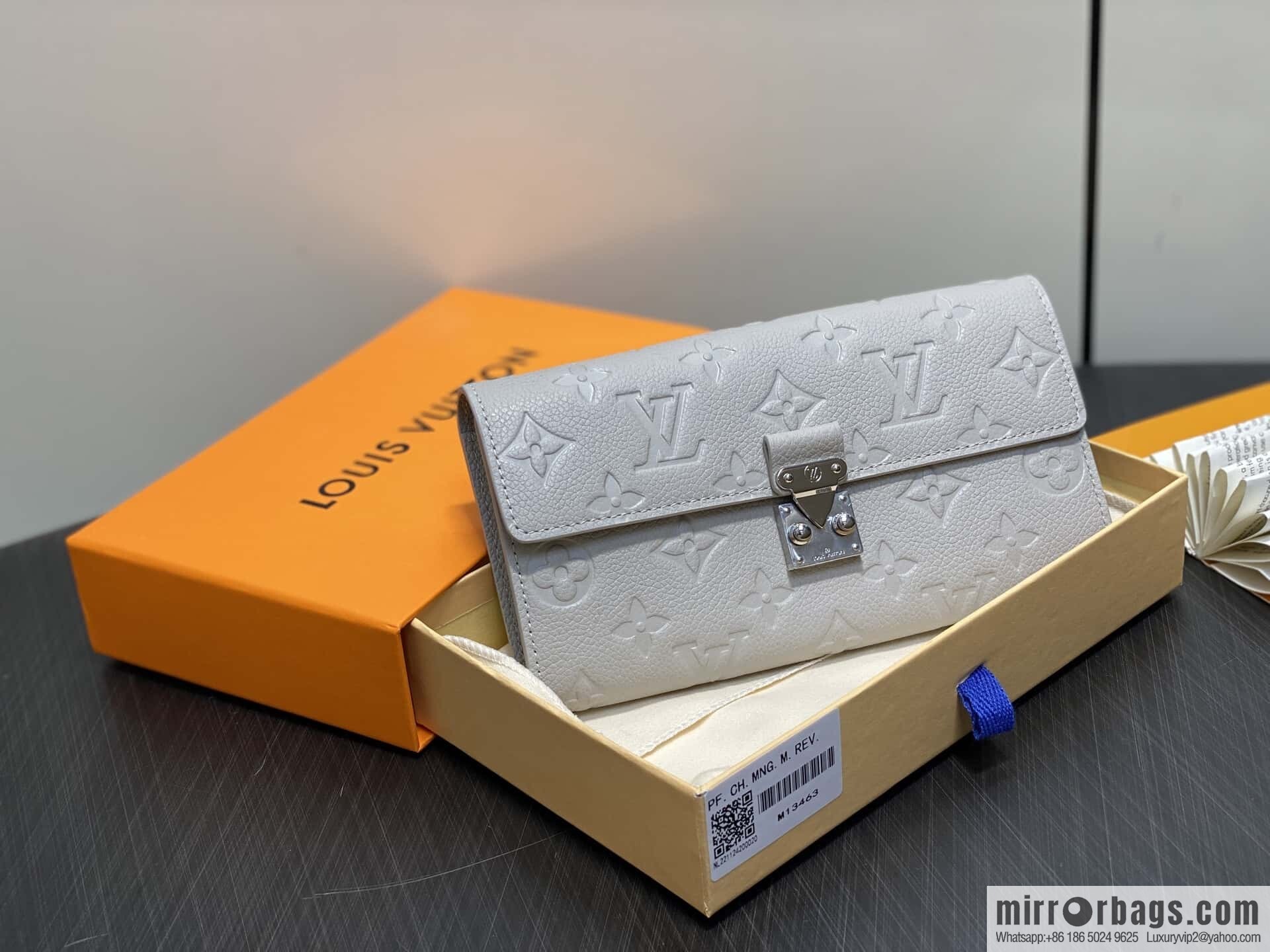 [Boutique‑grade] M13463 light gray, full leather flip wallet Sarah wallet