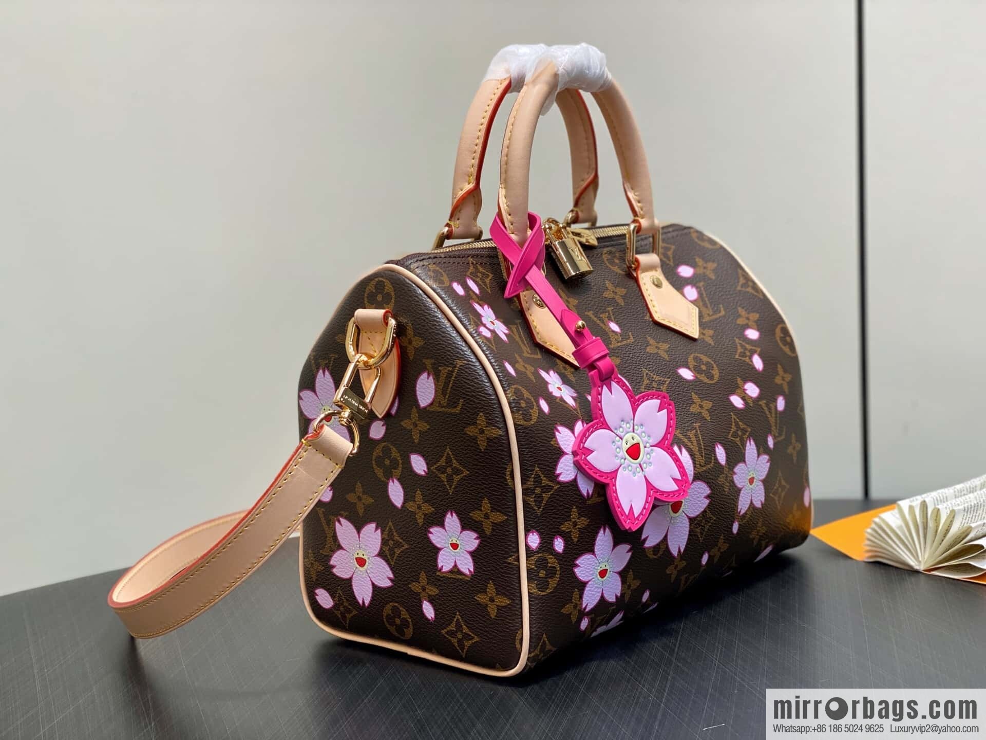 [Boutique‑grade] M14174 presbyopia, cherry blossom/Murakami Takashi, pillow bag speedy LV x TM SPEEDY BANDOULIIZRE 25 handbag