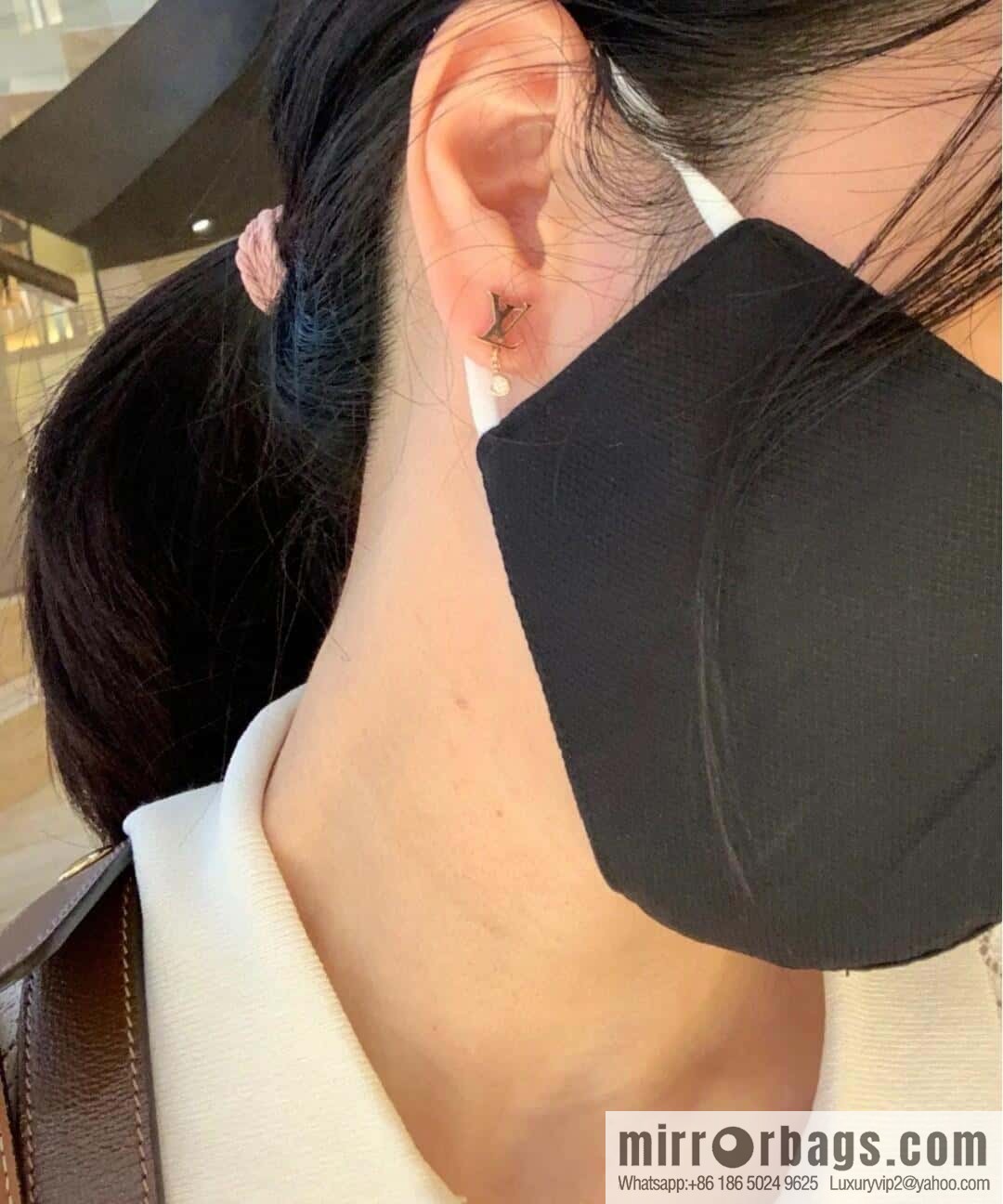 ❗️❗️New ❗️☀ Louis Vuitton LV floral stud earrings ☀