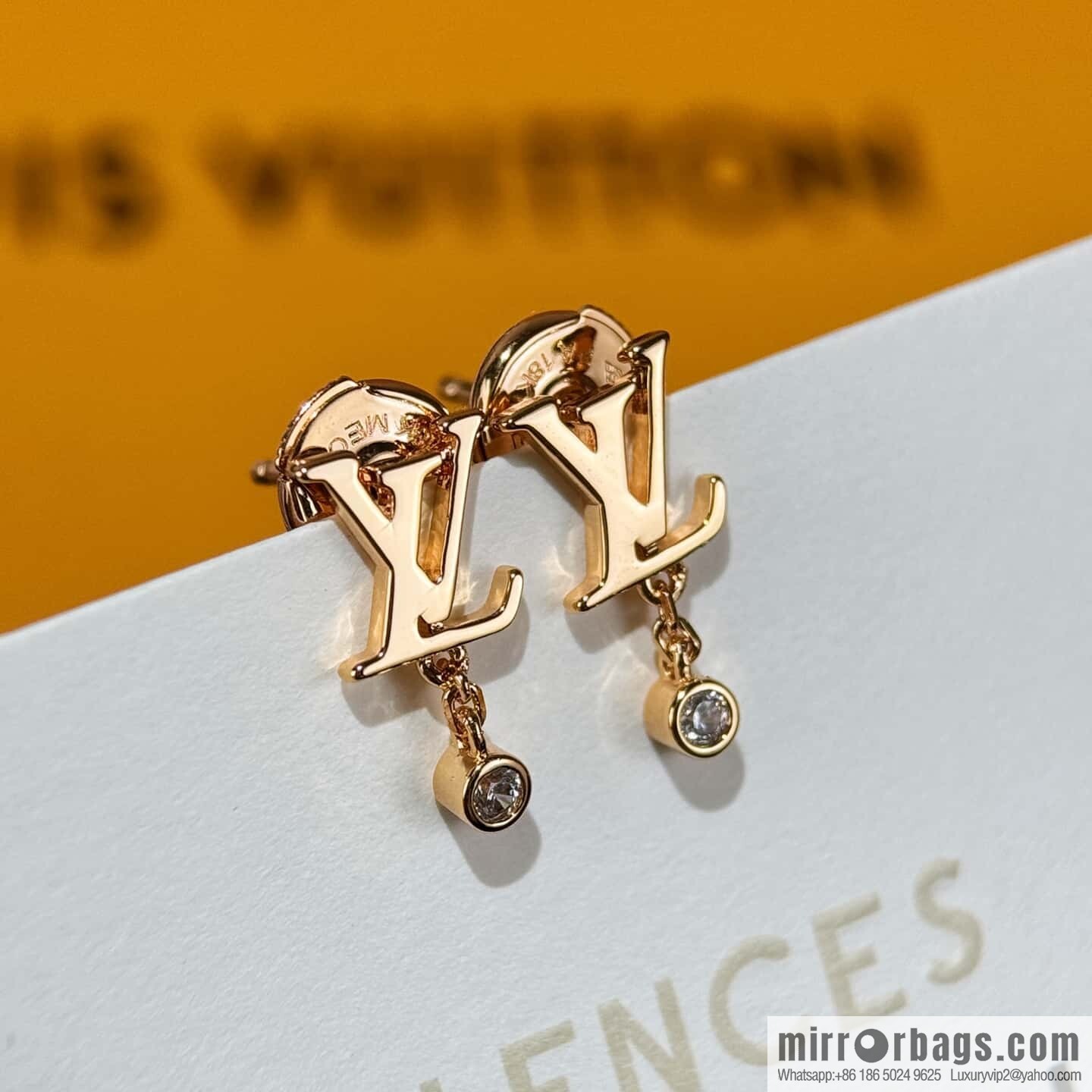 ❗️❗️New ❗️☀ Louis Vuitton LV floral stud earrings ☀