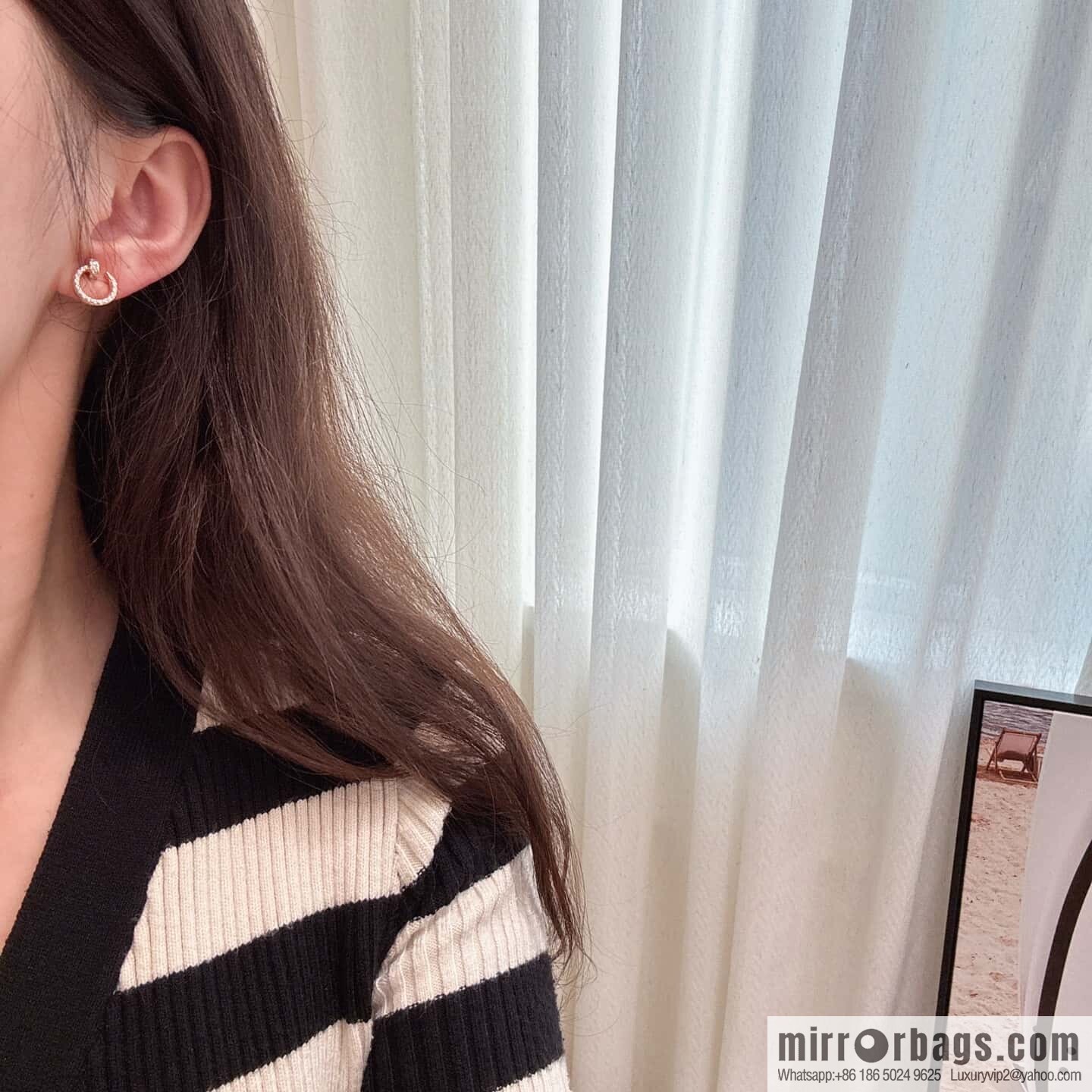 ☀️Cartier LOVE series, full drill nail earrings