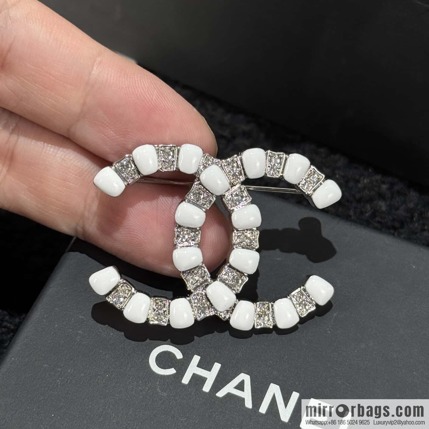 ☀️New ☑️ Chanel Double C Brooch