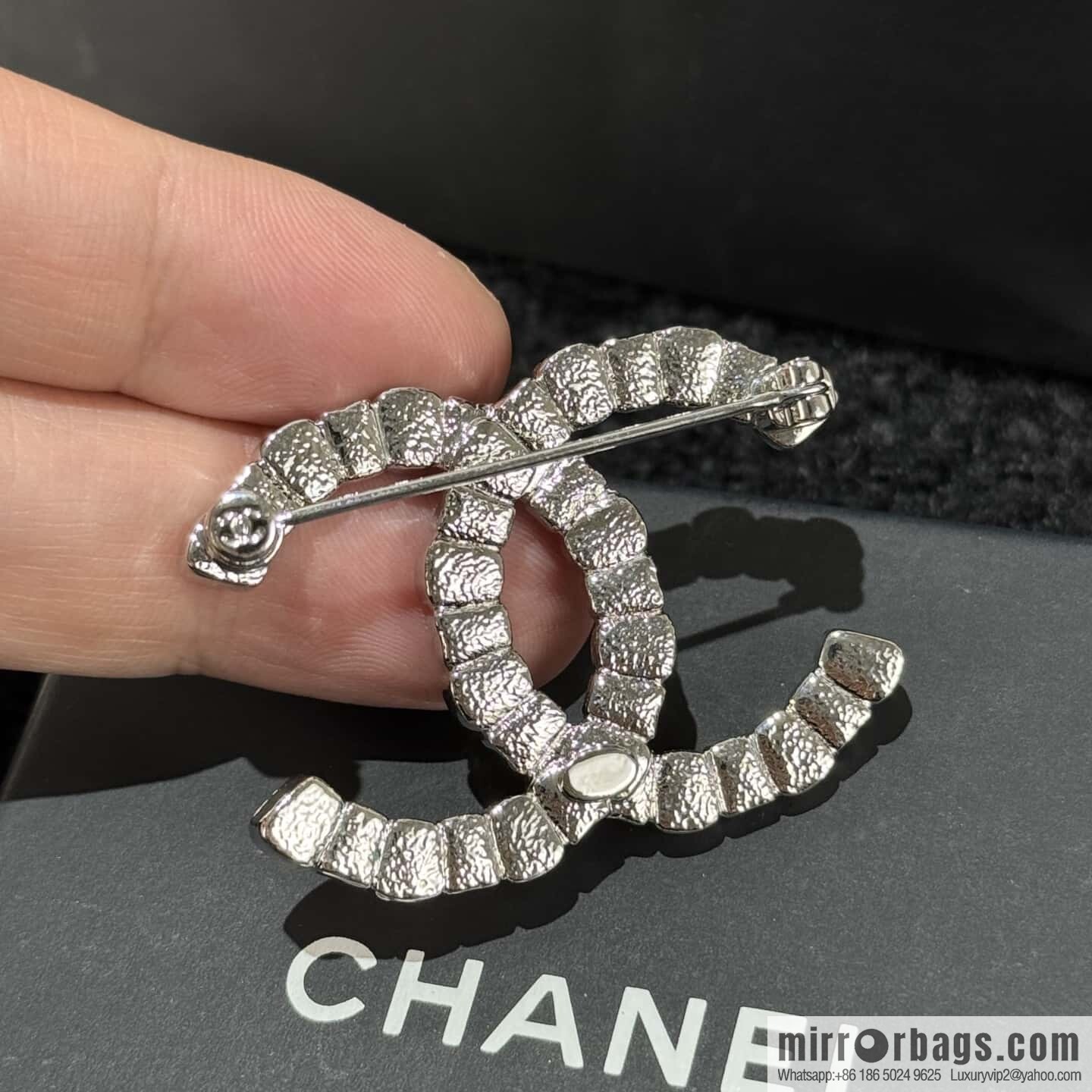 ☀️New ☑️ Chanel Double C Brooch