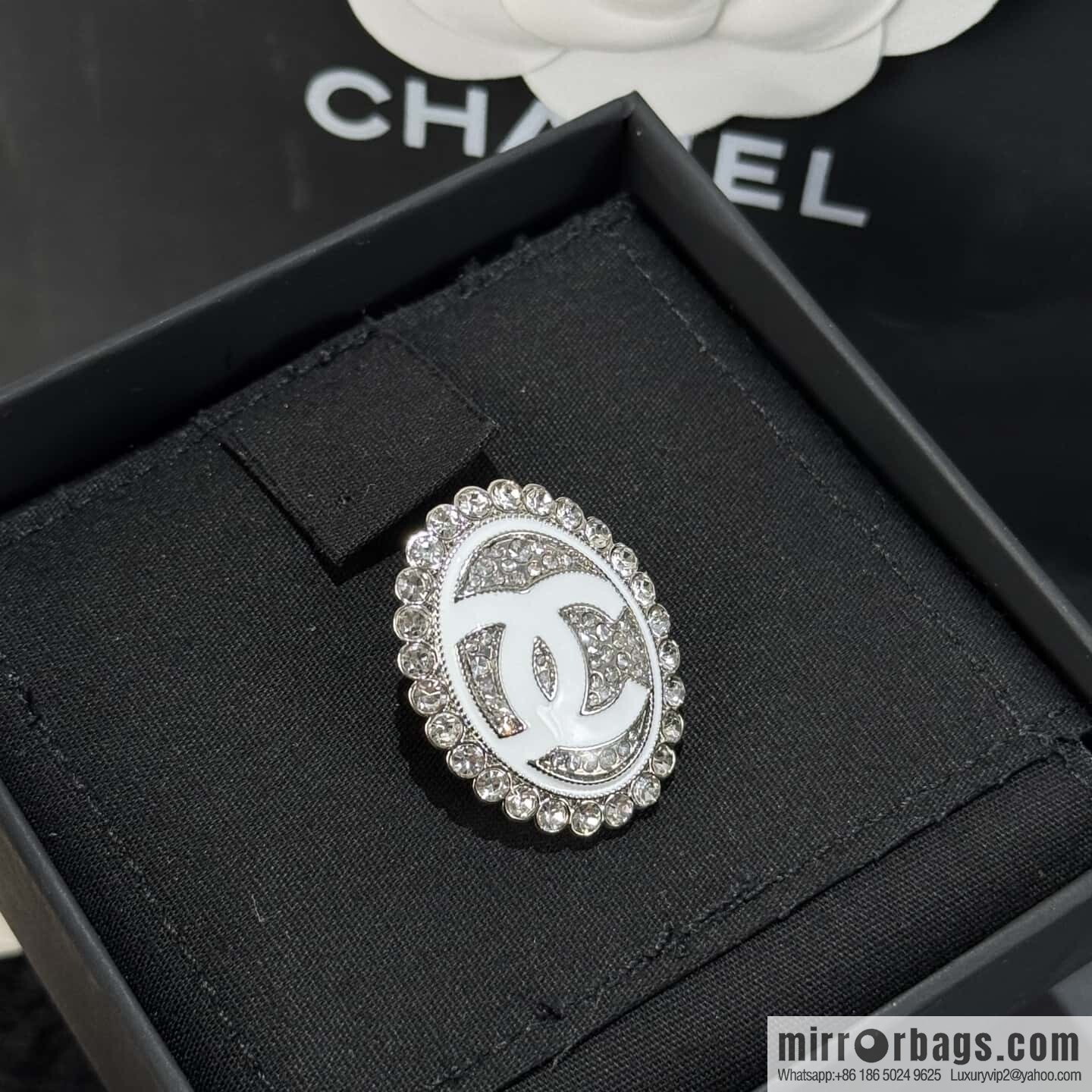 ☀️New ☑️ Chanel double c oval full diamond stud earrings