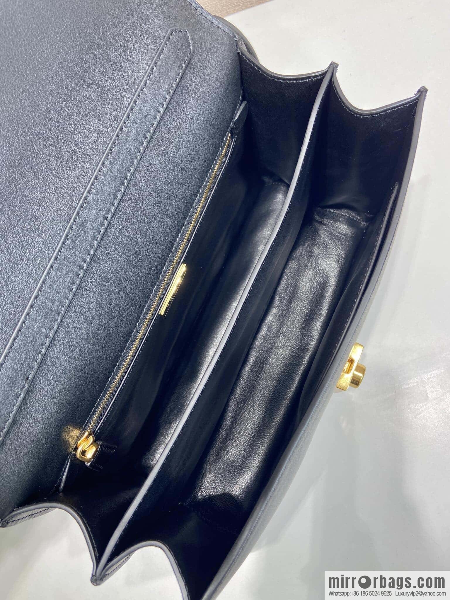 PRADA 🎉 new catwalk model 🎉 1BN023 calfskin 🎉🎉 black