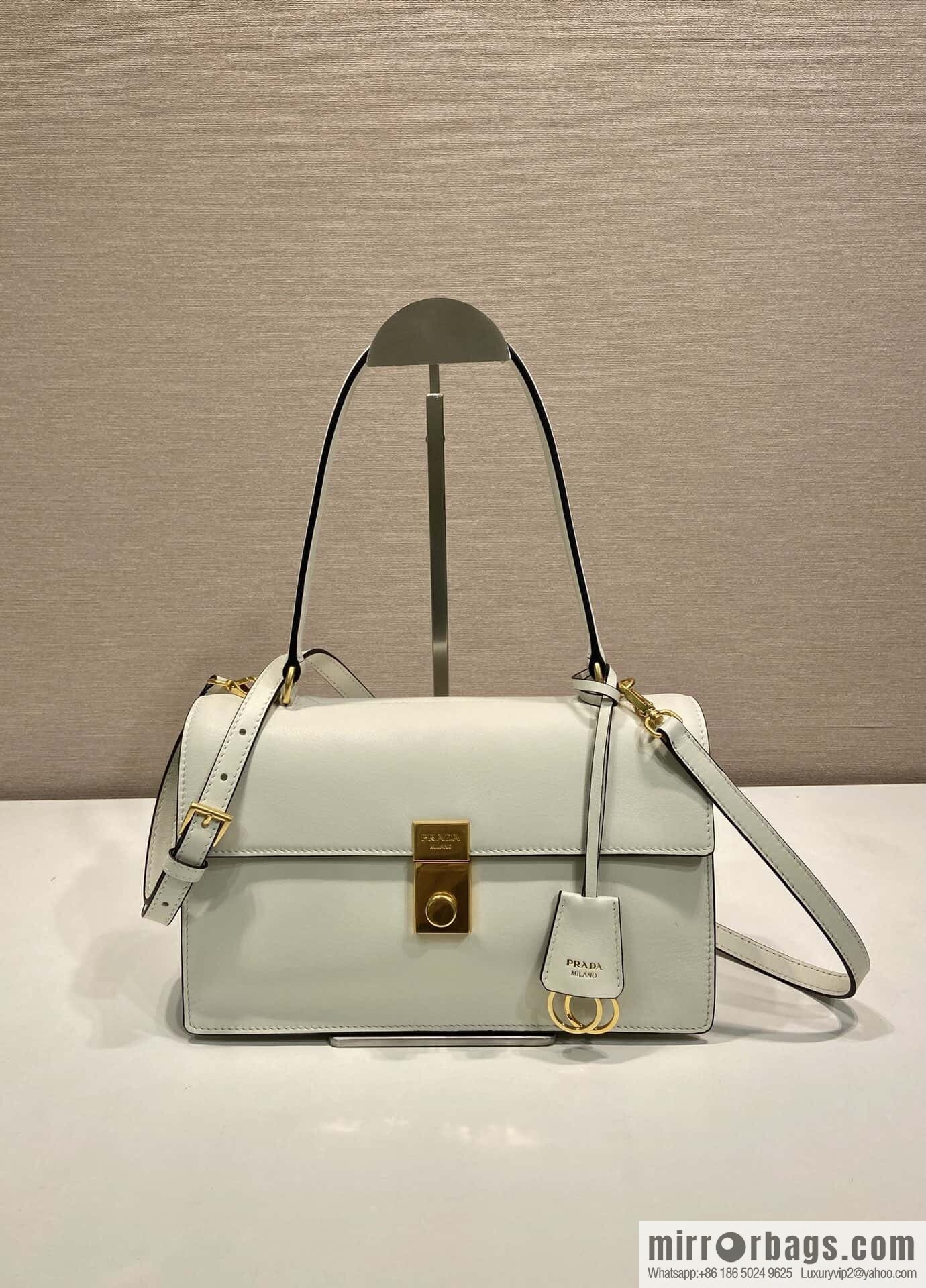 PRADA 🎉 new catwalk model 🎉 1BN023 calfskin 🎉🎉 white