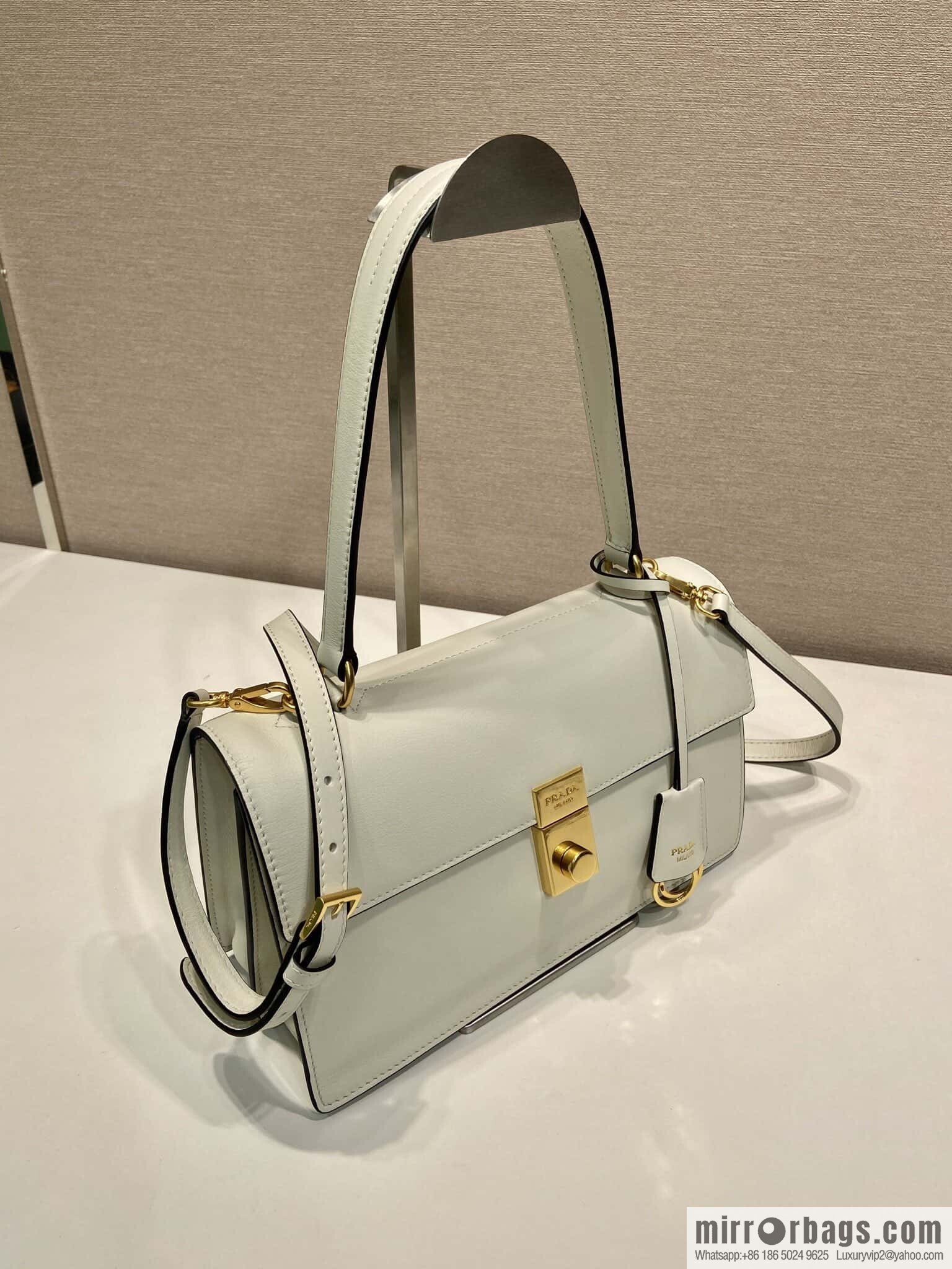 PRADA 🎉 new catwalk model 🎉 1BN023 calfskin 🎉🎉 white