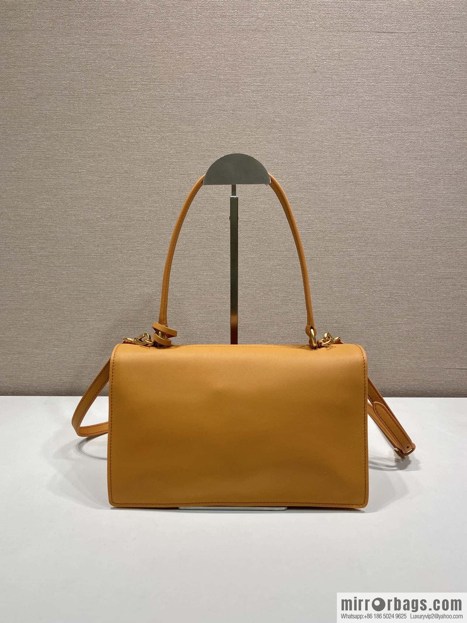 PRADA 🎉 new catwalk model 🎉 1BN023 calfskin 🎉🎉 orange