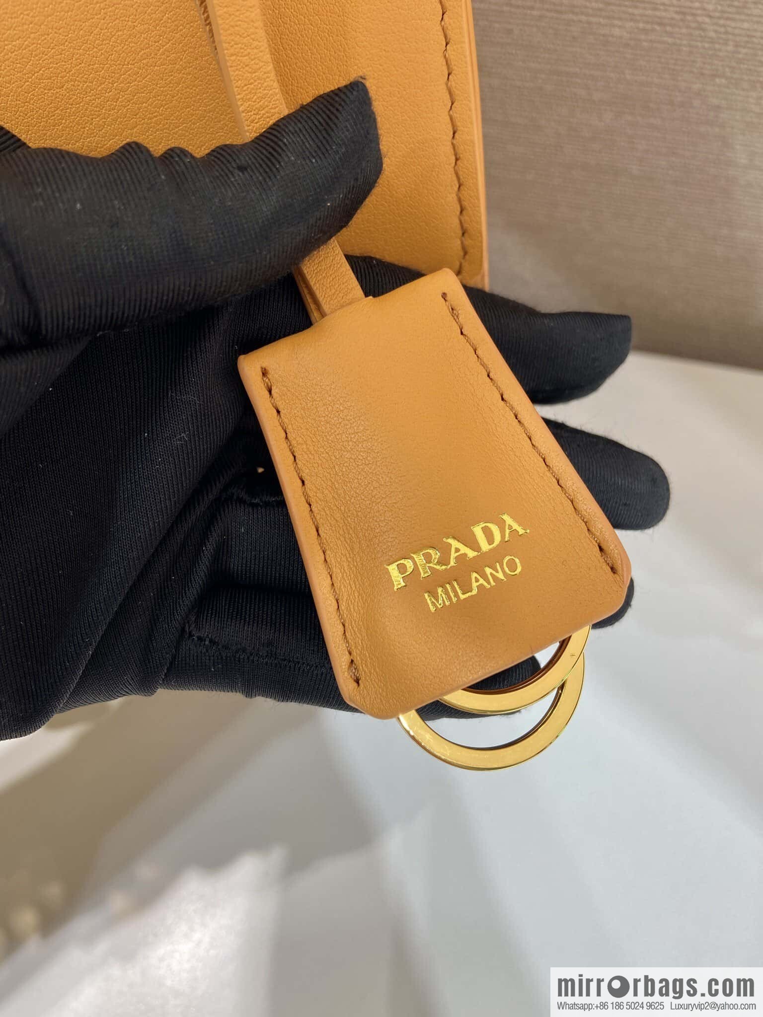 PRADA 🎉 new catwalk model 🎉 1BN023 calfskin 🎉🎉 orange