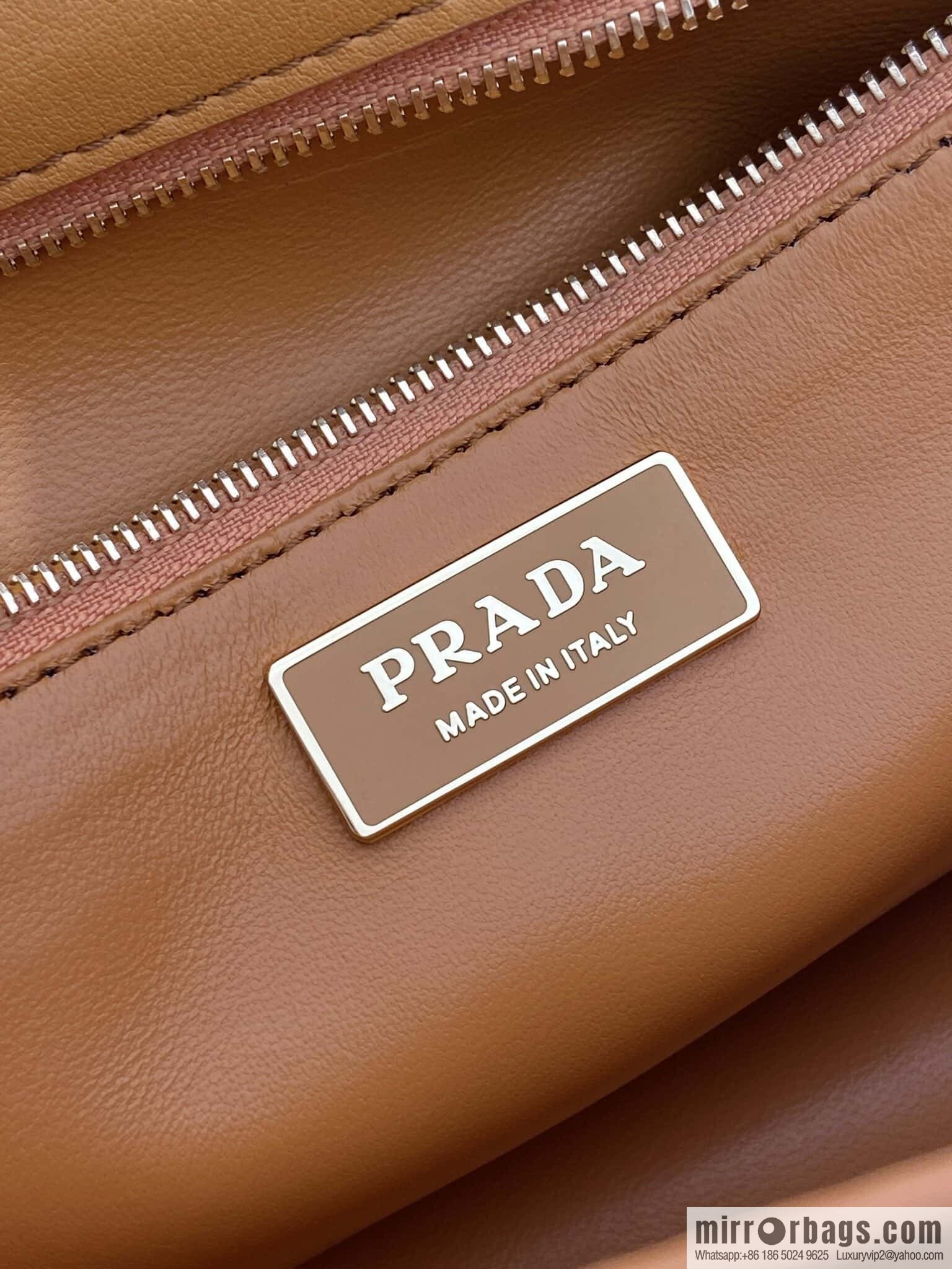 PRADA 🎉 new catwalk model 🎉 1BN023 calfskin 🎉🎉 orange