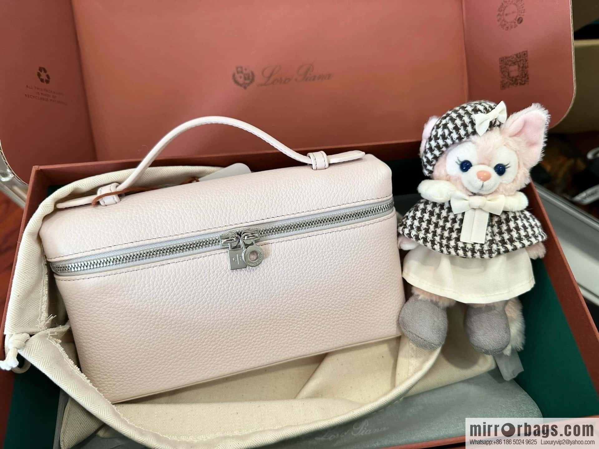 Loro Piana 2nd Generation Extra Pocket L19 Clutch Bag FAN4046 Marble Powder Silver Buckle