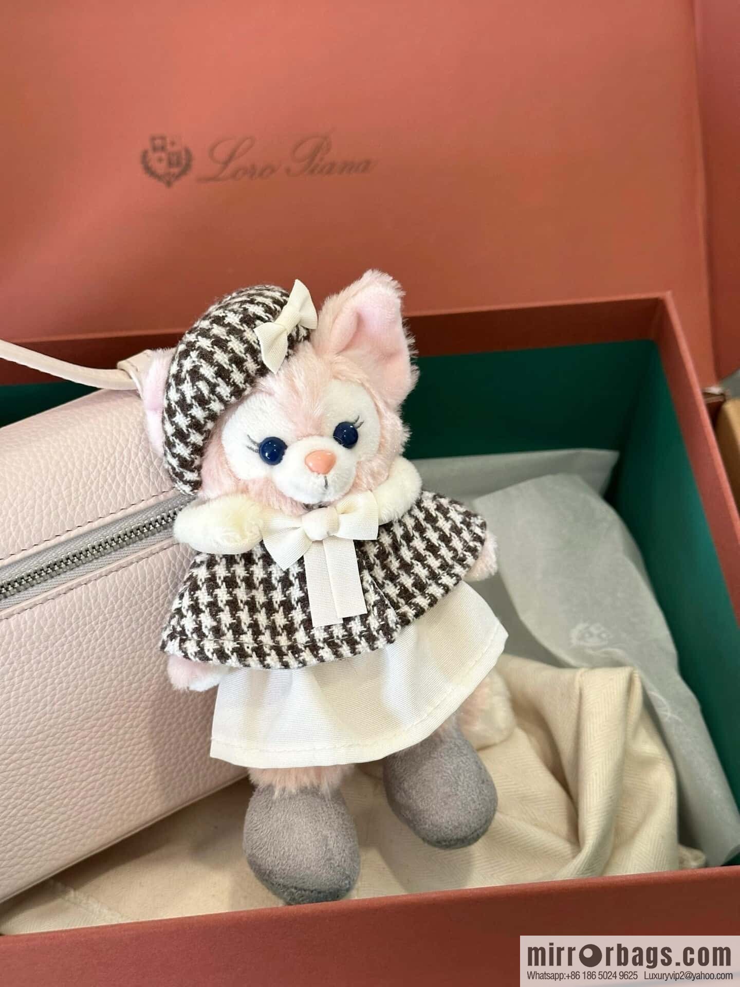 Loro Piana 2nd Generation Extra Pocket L19 Clutch Bag FAN4046 Marble Powder Silver Buckle