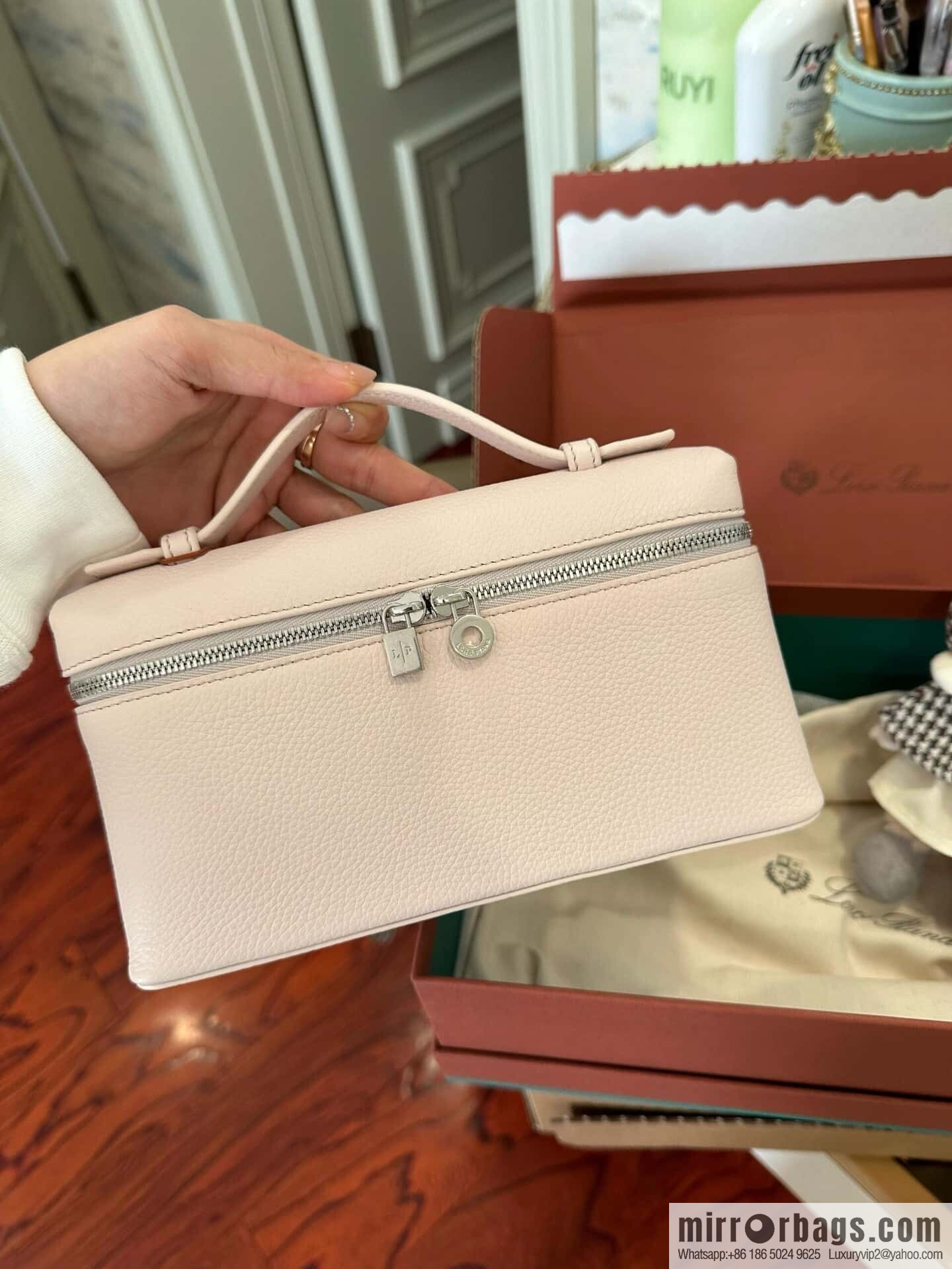 Loro Piana 2nd Generation Extra Pocket L19 Clutch Bag FAN4046 Marble Powder Silver Buckle
