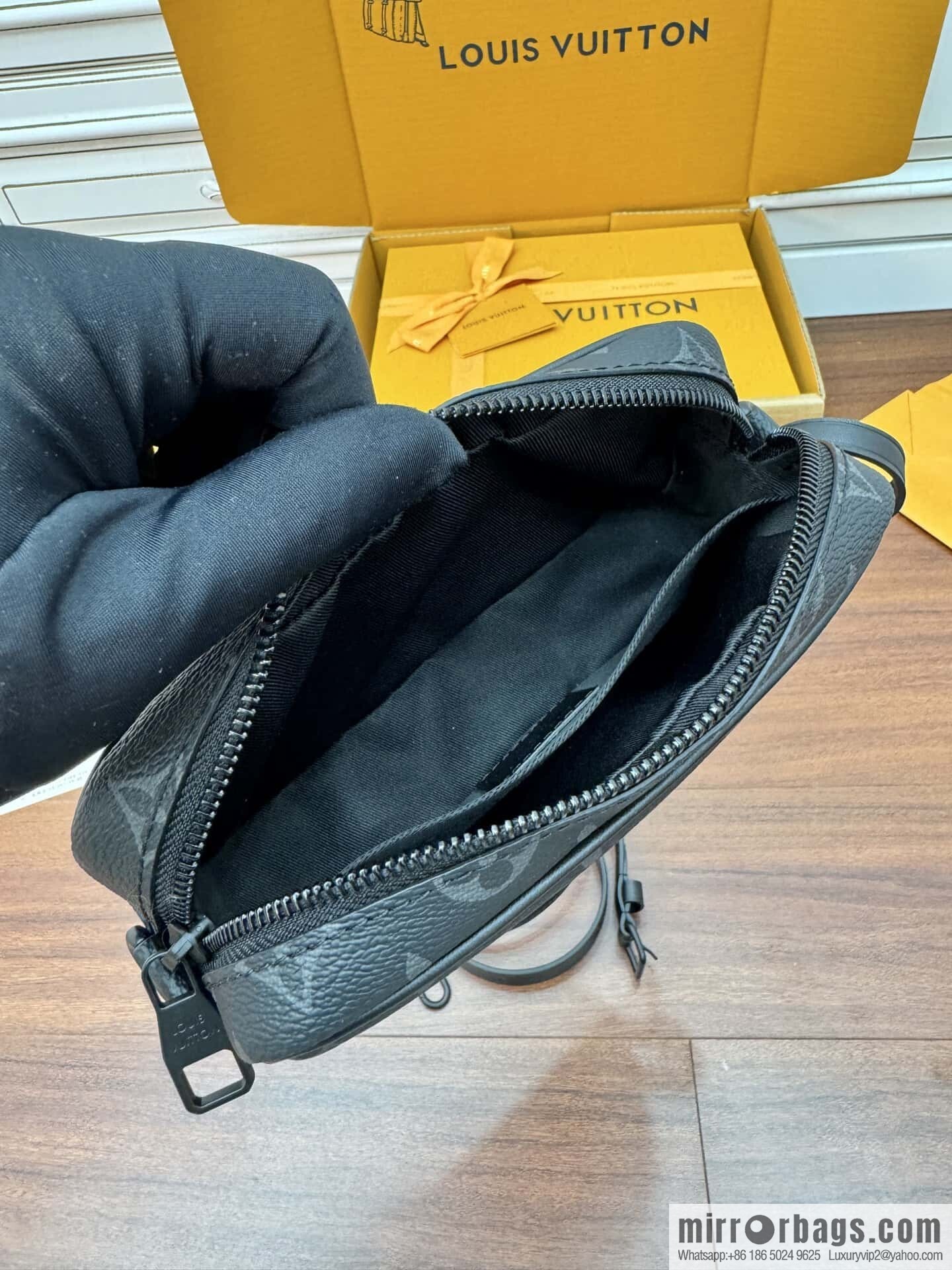 LV M14253 Trocadéro Wearable Wallet