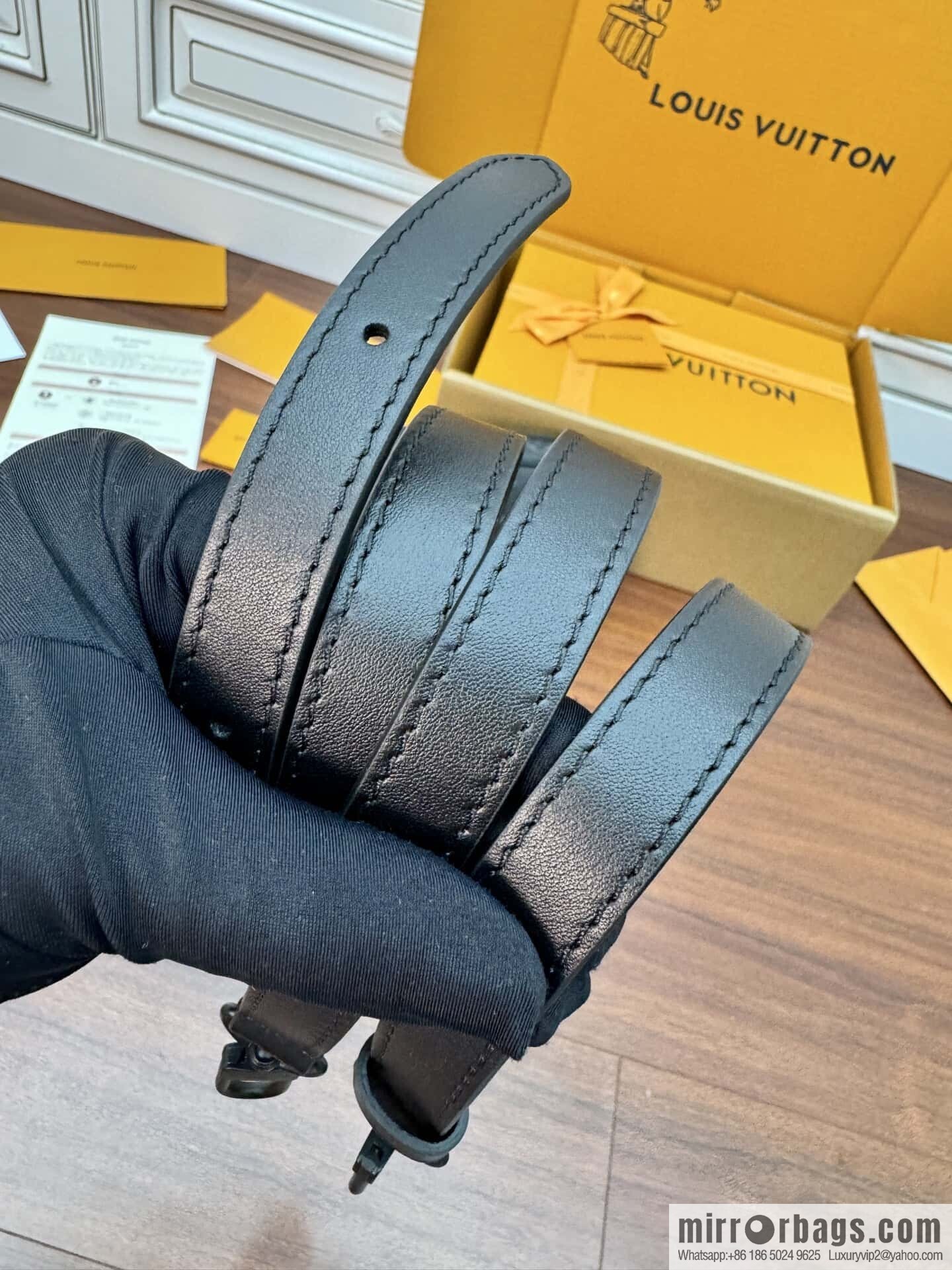 LV M14253 Trocadéro Wearable Wallet