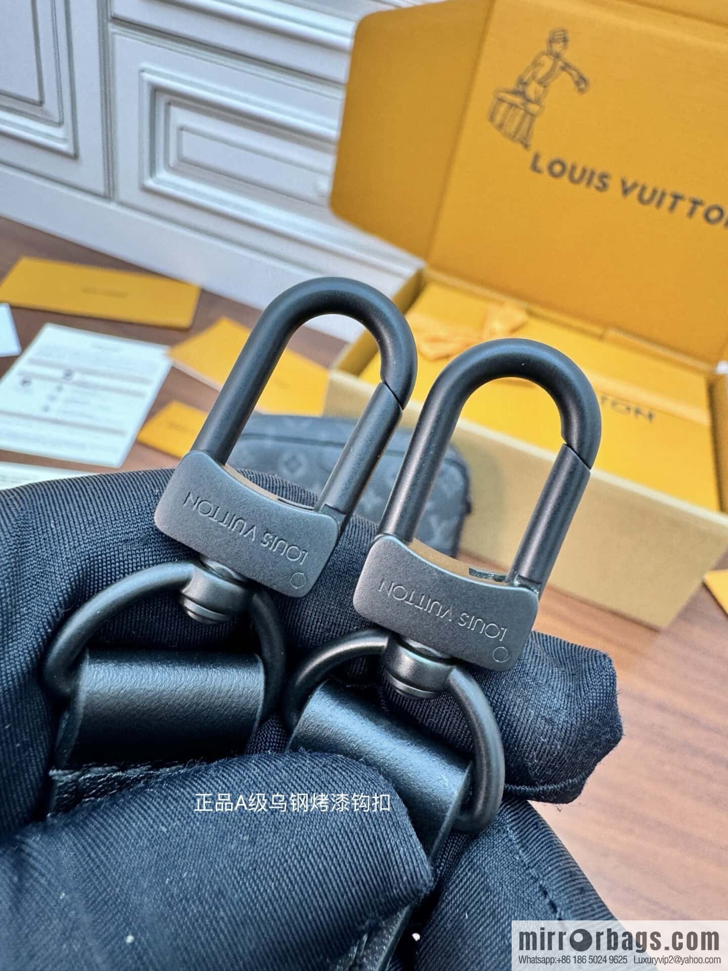 LV M14253 Trocadéro Wearable Wallet
