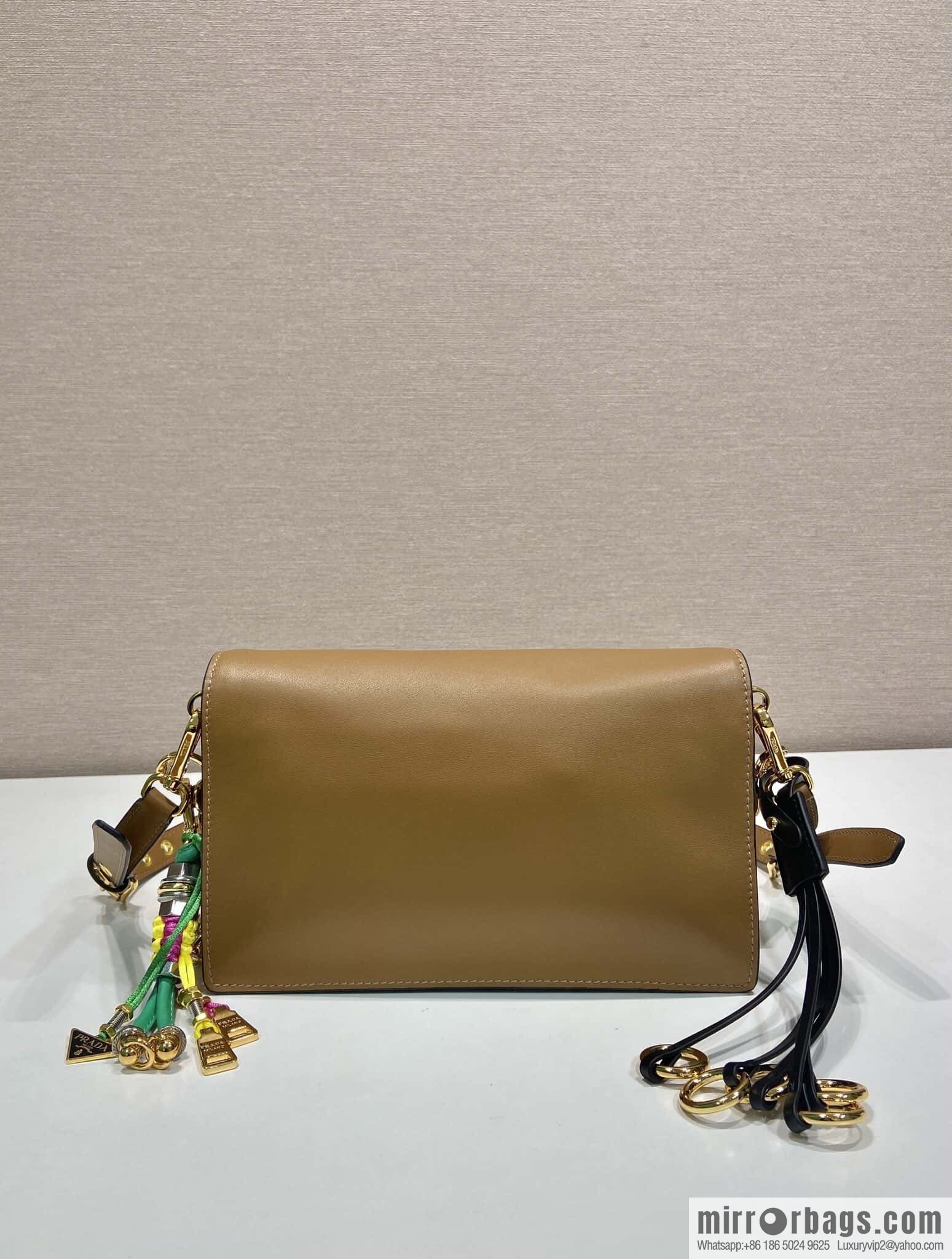 PRADA 🎉 new 🎉 1BD379 small 🎉🎉 new color