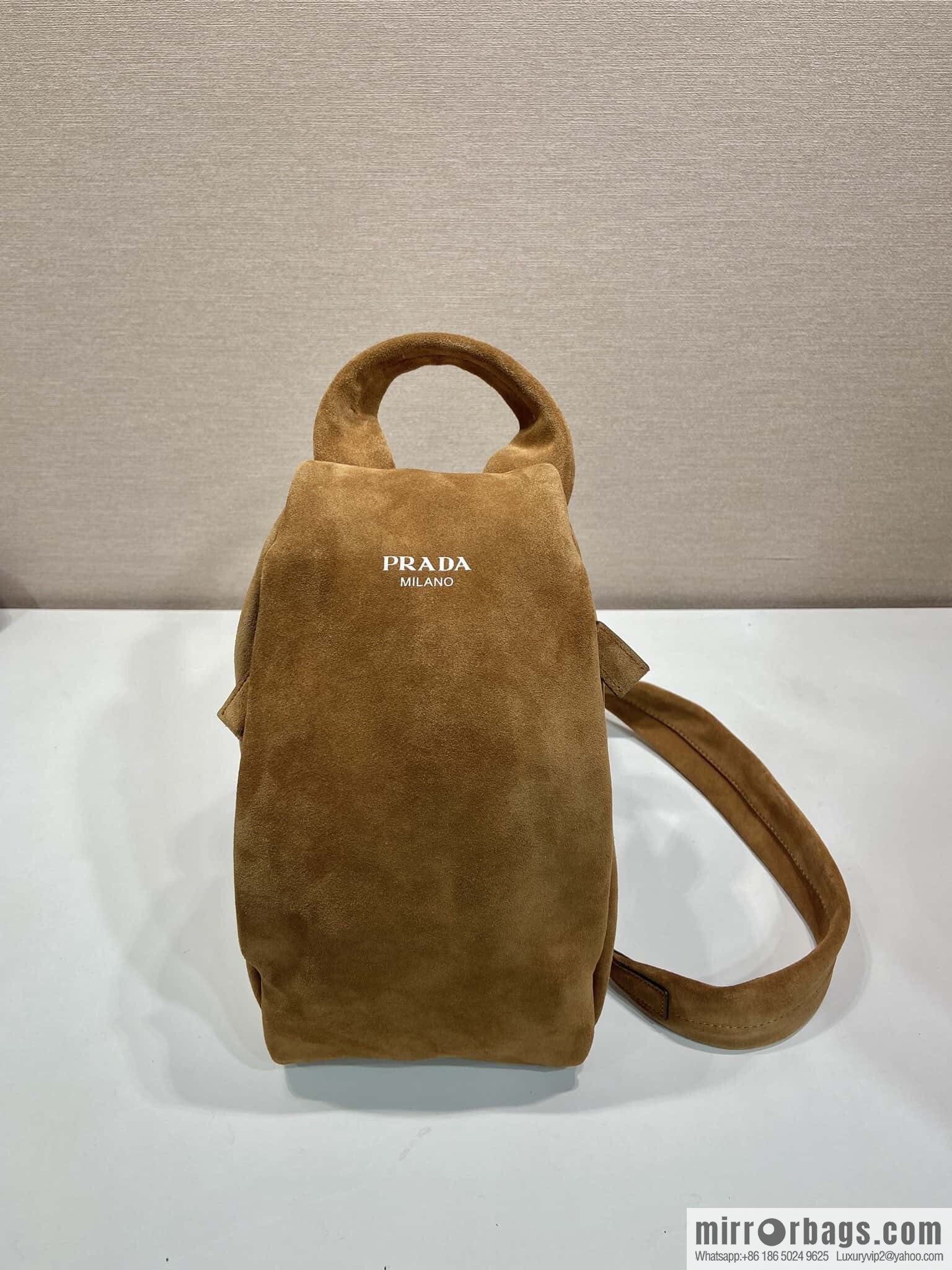 PRADA 🎉 new breast bag 🎉 2VZ114 suede🎉🎉