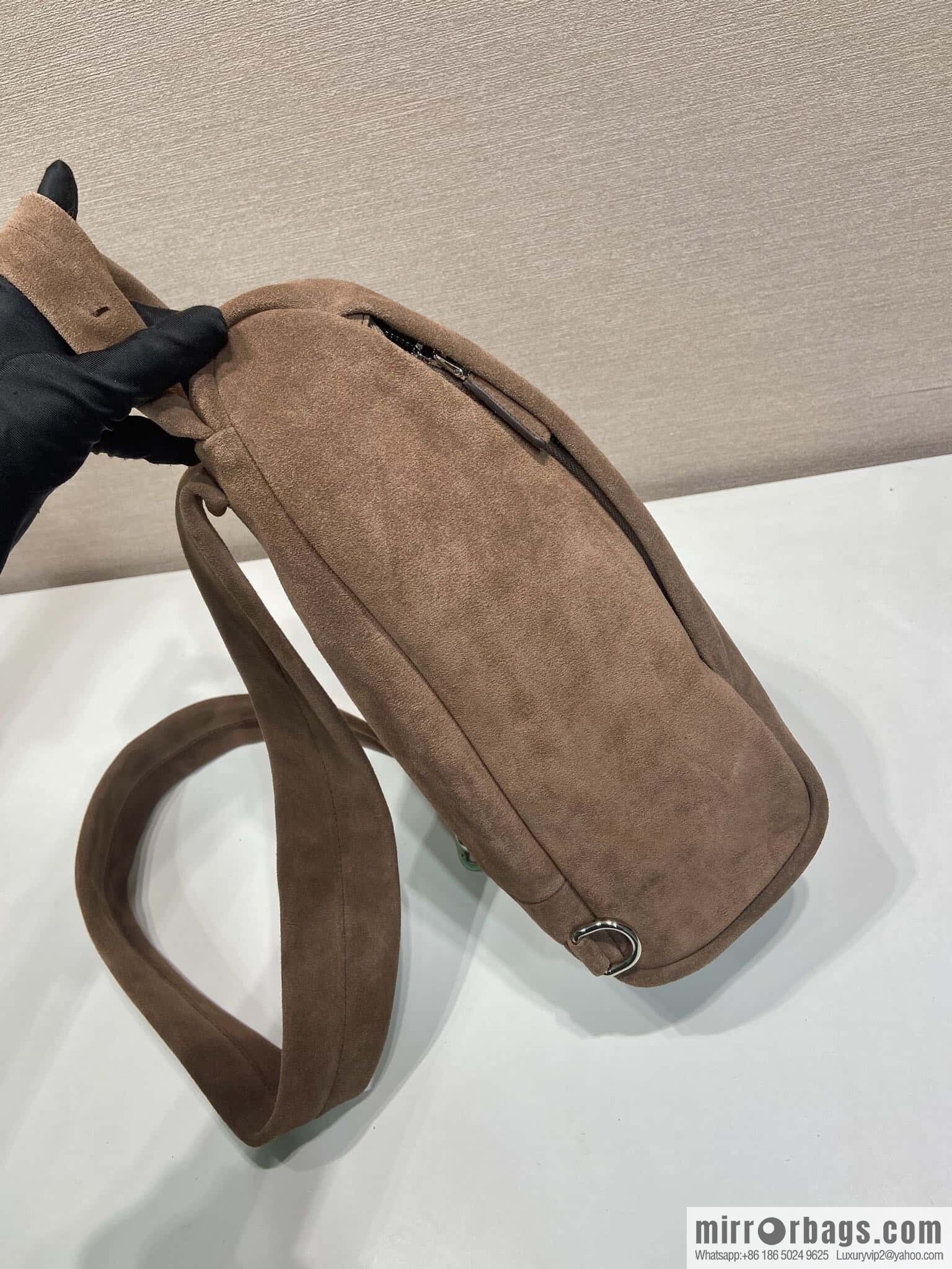PRADA 🎉 new breast bag 🎉 2VZ114 suede🎉🎉