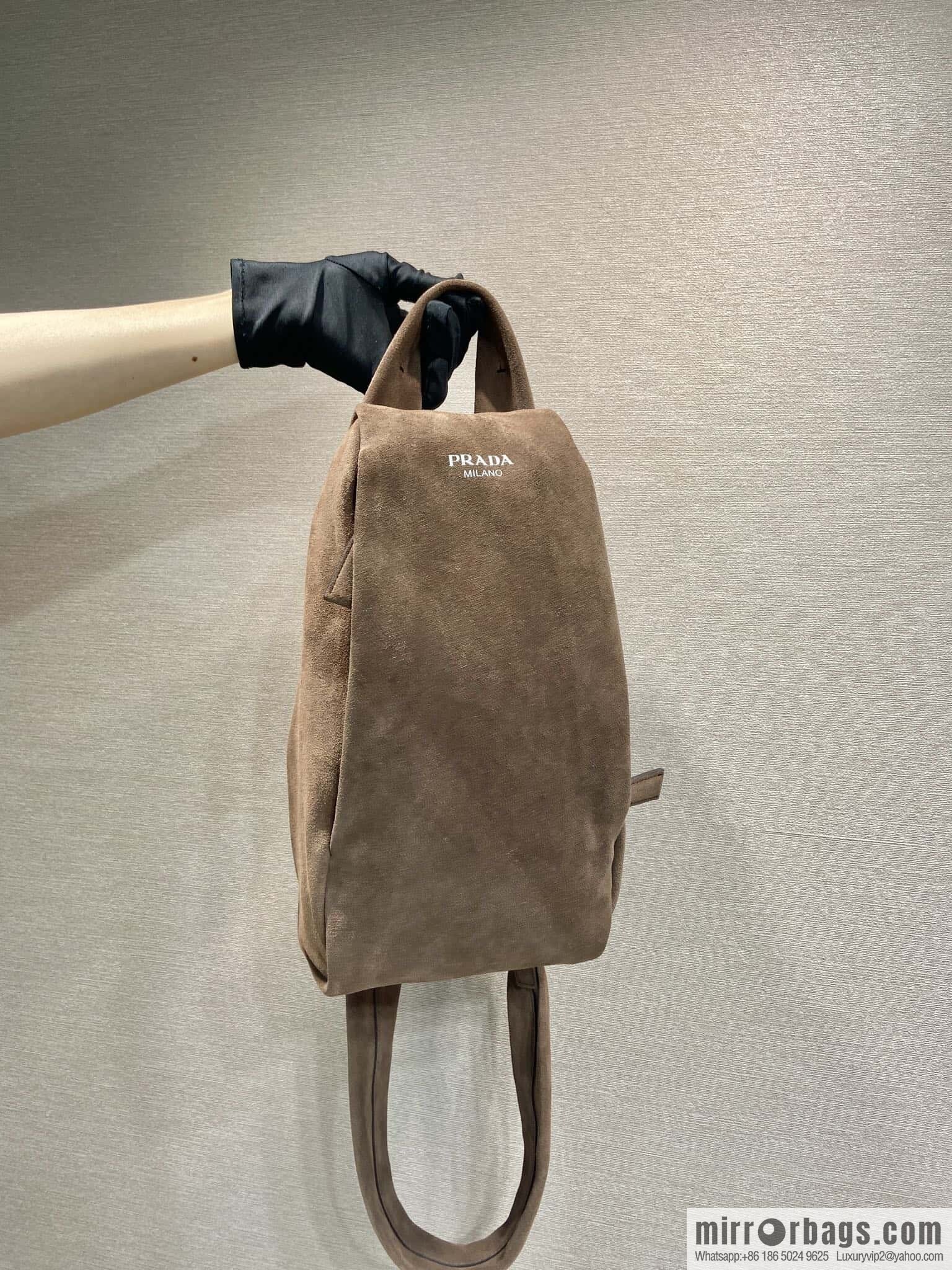 PRADA 🎉 new breast bag 🎉 2VZ114 suede🎉🎉
