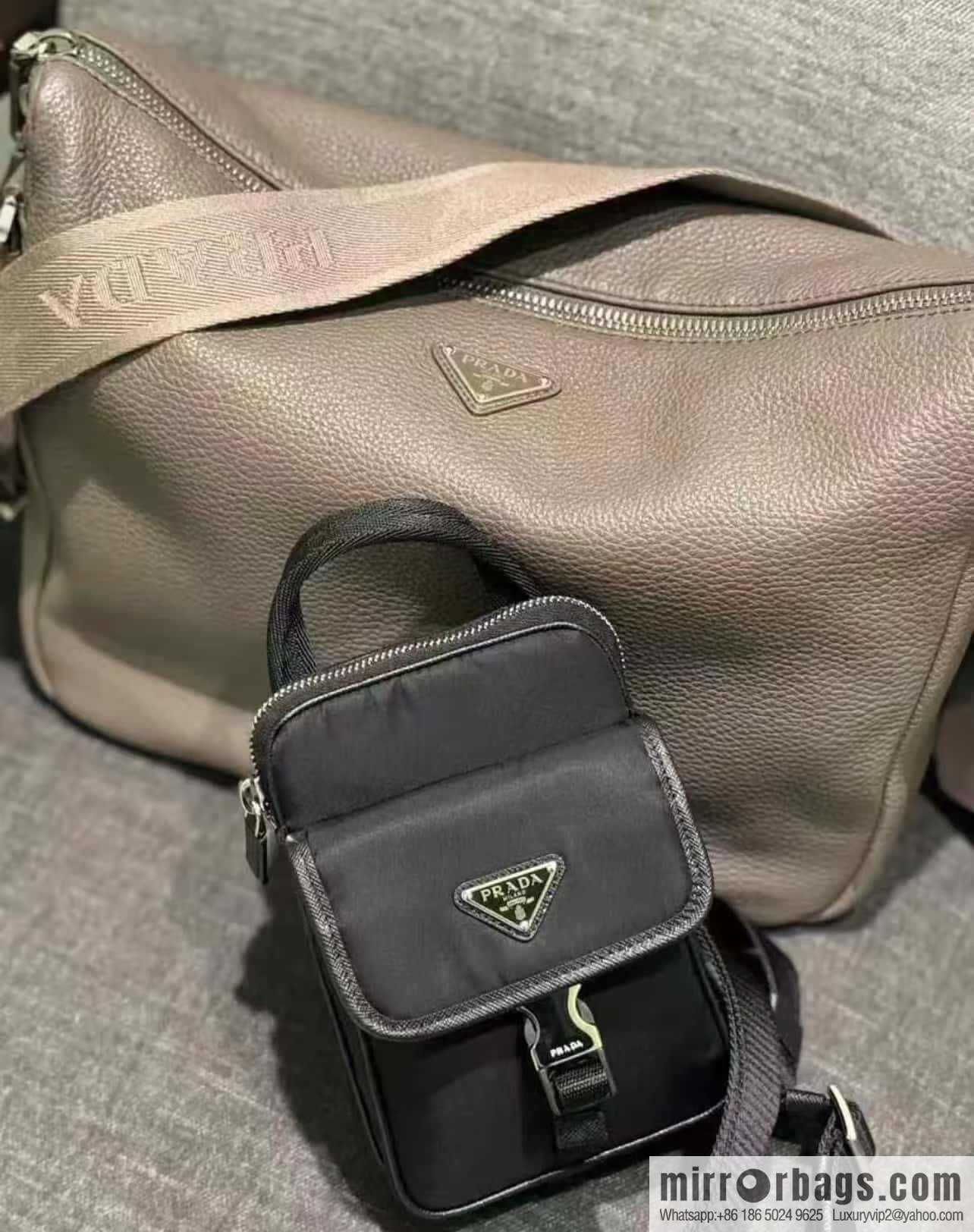 PRADA 🎉 new mobile phone breast bag 🎉 2ZH194🎉🎉