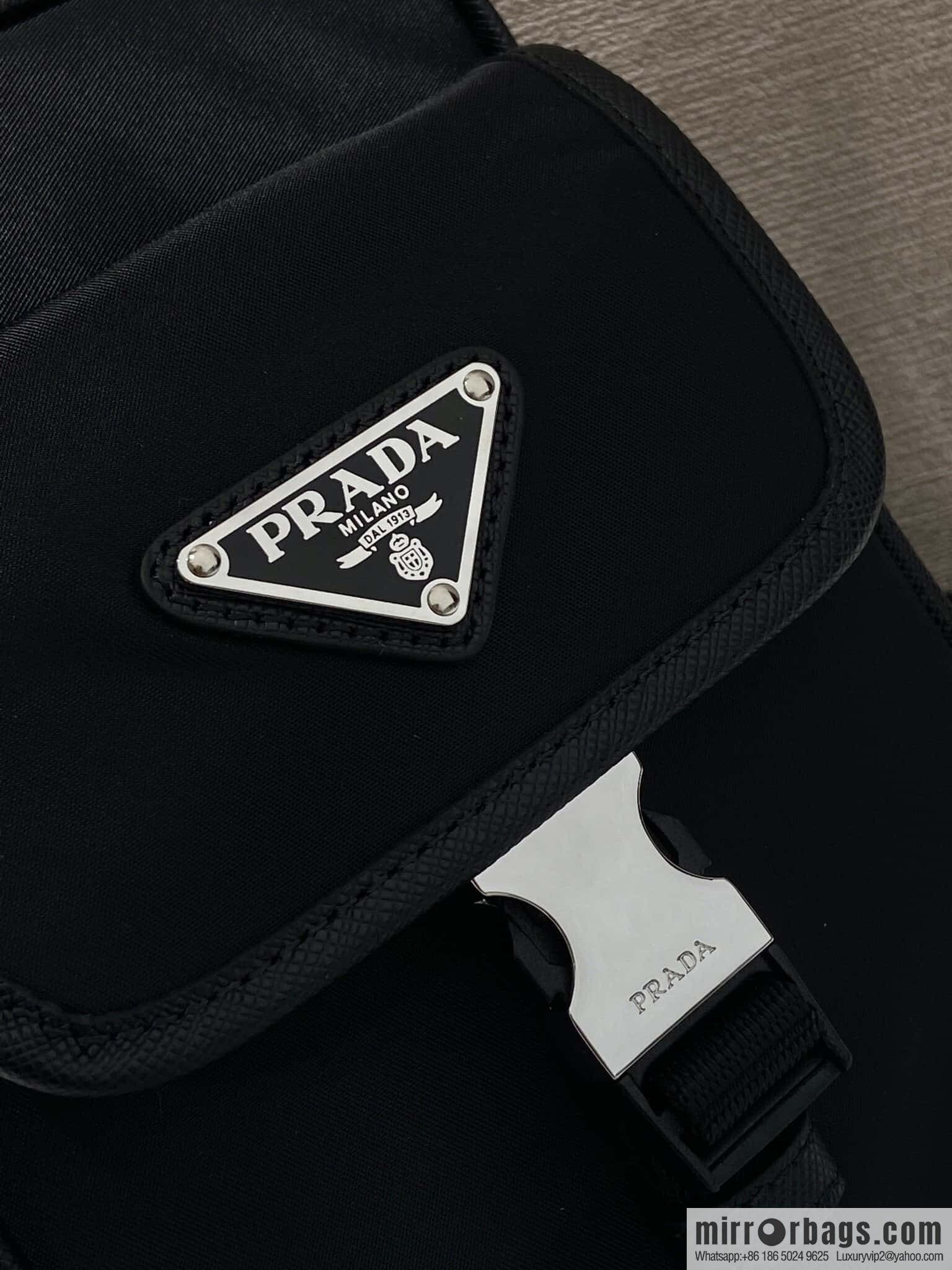 PRADA 🎉 new mobile phone breast bag 🎉 2ZH194🎉🎉