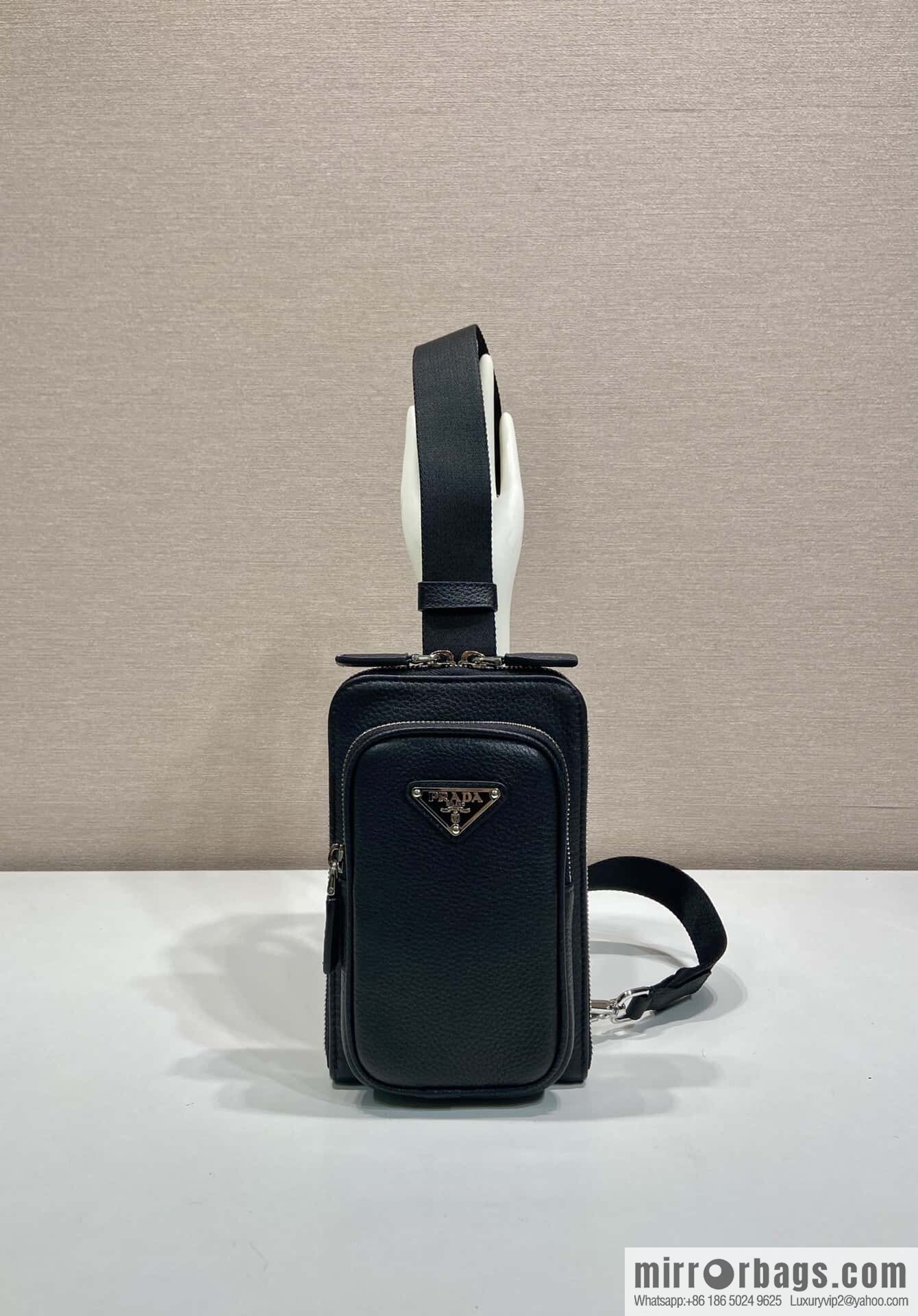 PRADA 🎉 new mobile phone bag 🎉 2VH195🎉🎉