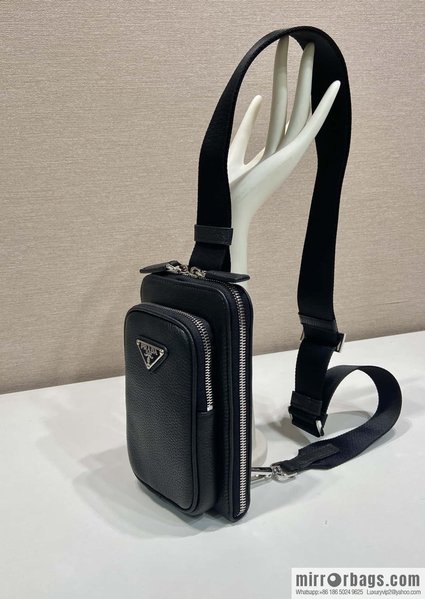PRADA 🎉 new mobile phone bag 🎉 2VH195🎉🎉