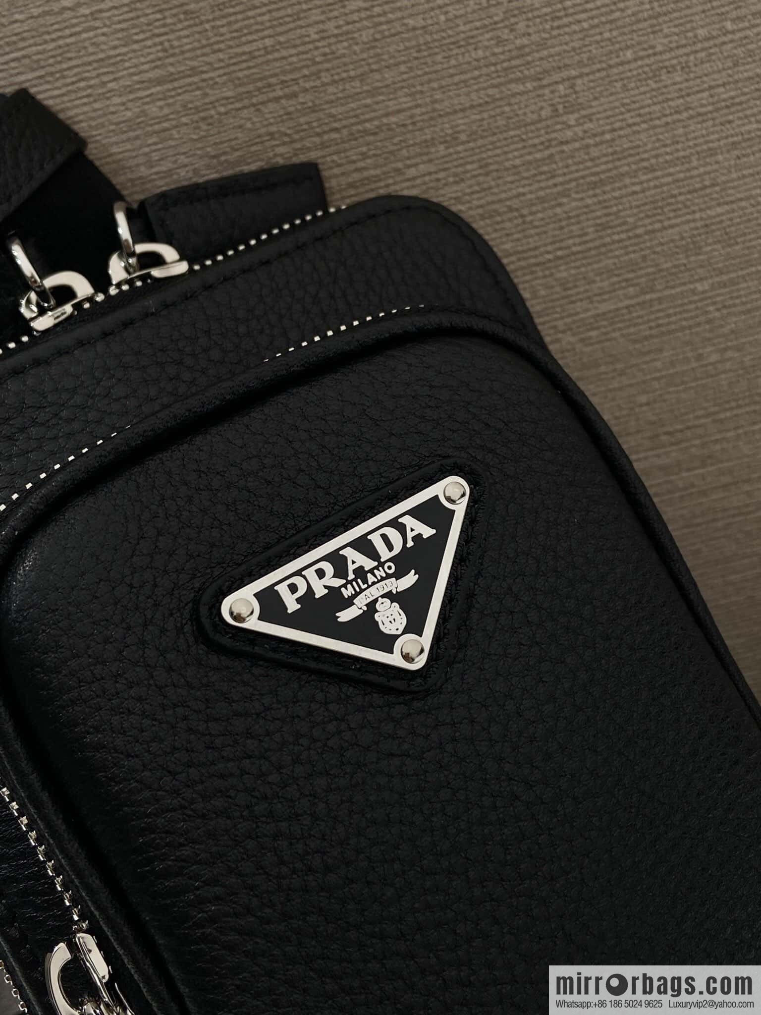 PRADA 🎉 new mobile phone bag 🎉 2VH195🎉🎉