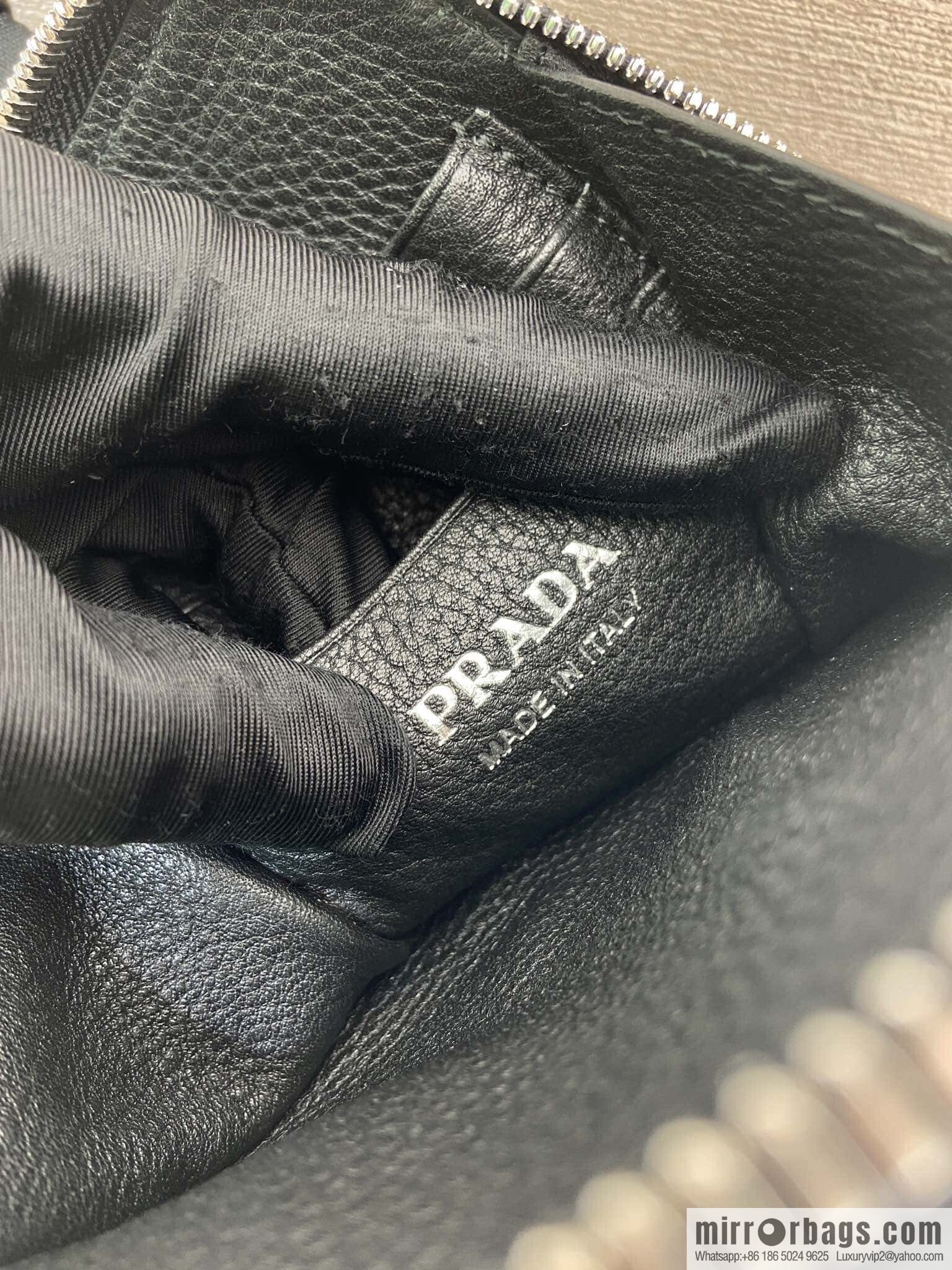 PRADA 🎉 new mobile phone bag 🎉 2VH195🎉🎉