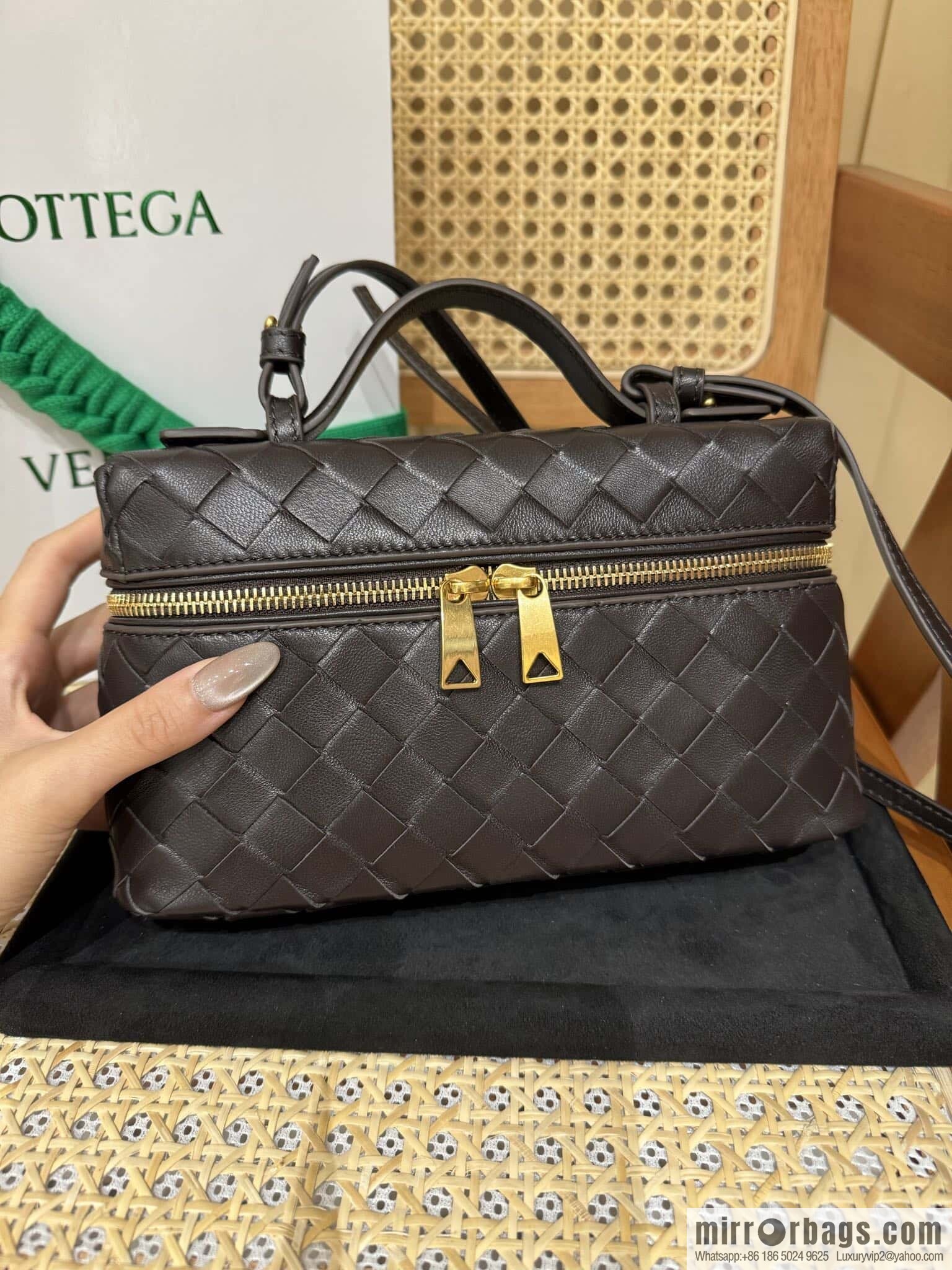 BV Bang Bang Vanity 789109 Chocolate Brown