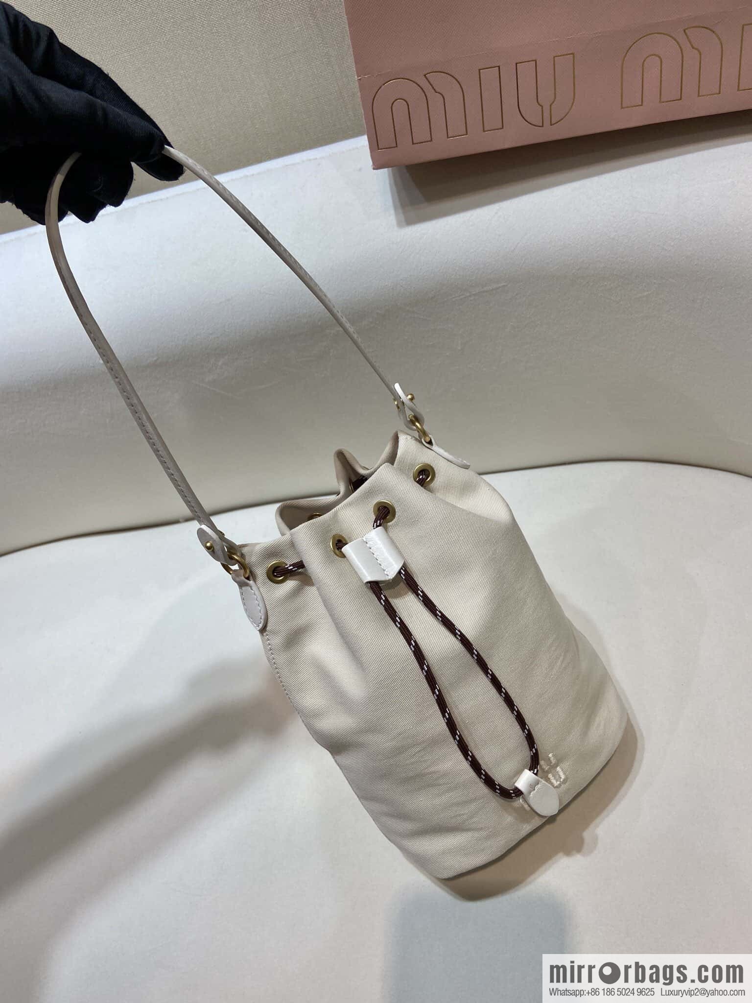 MIUMIU 🎉 new bucket bag 🎉 5NR038 🎉🎉 white