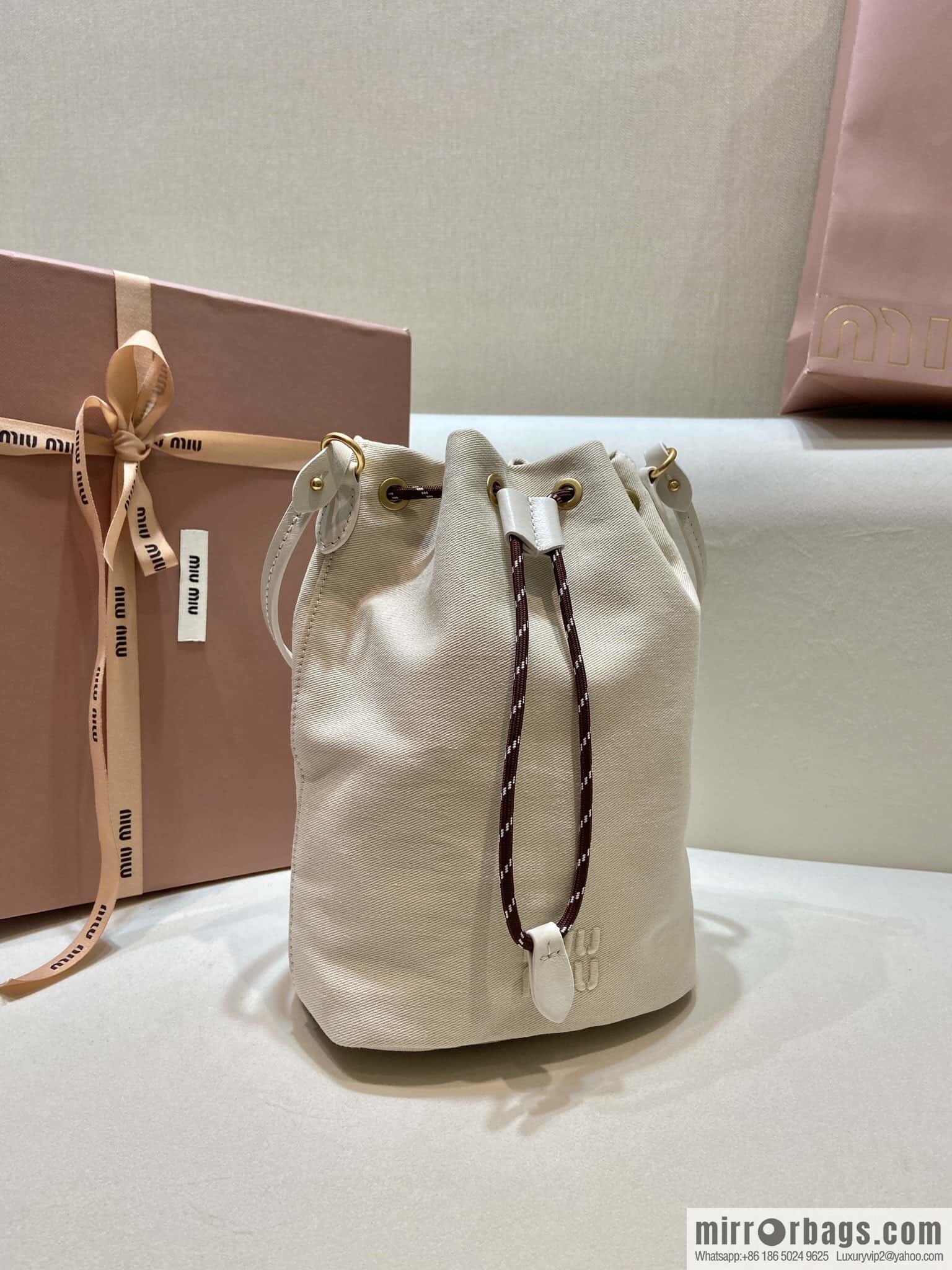 MIUMIU 🎉 new bucket bag 🎉 5NR038 🎉🎉 white