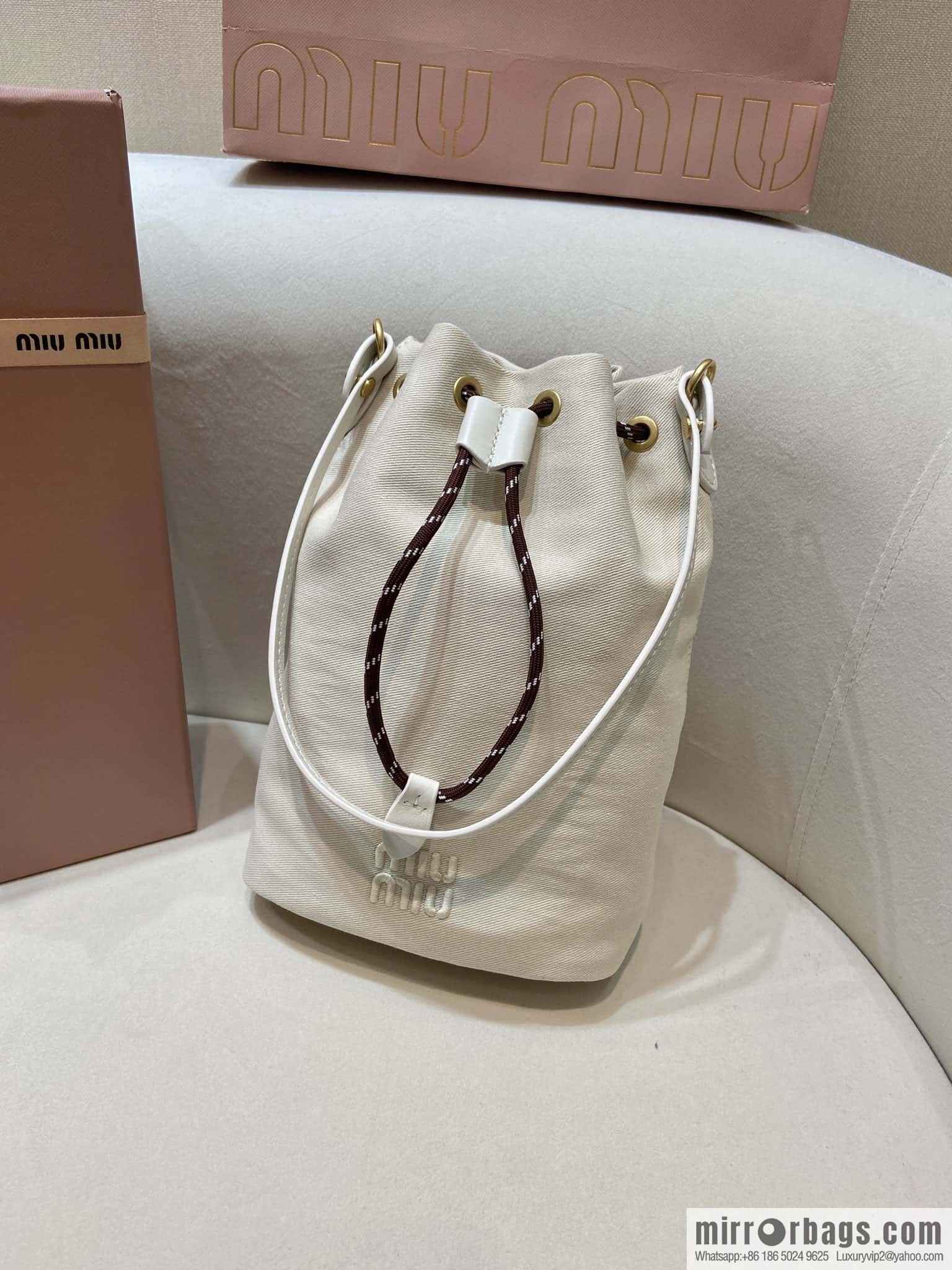 MIUMIU 🎉 new bucket bag 🎉 5NR038 🎉🎉 white