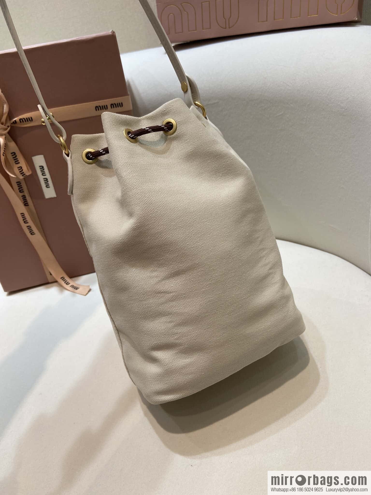MIUMIU 🎉 new bucket bag 🎉 5NR038 🎉🎉 white